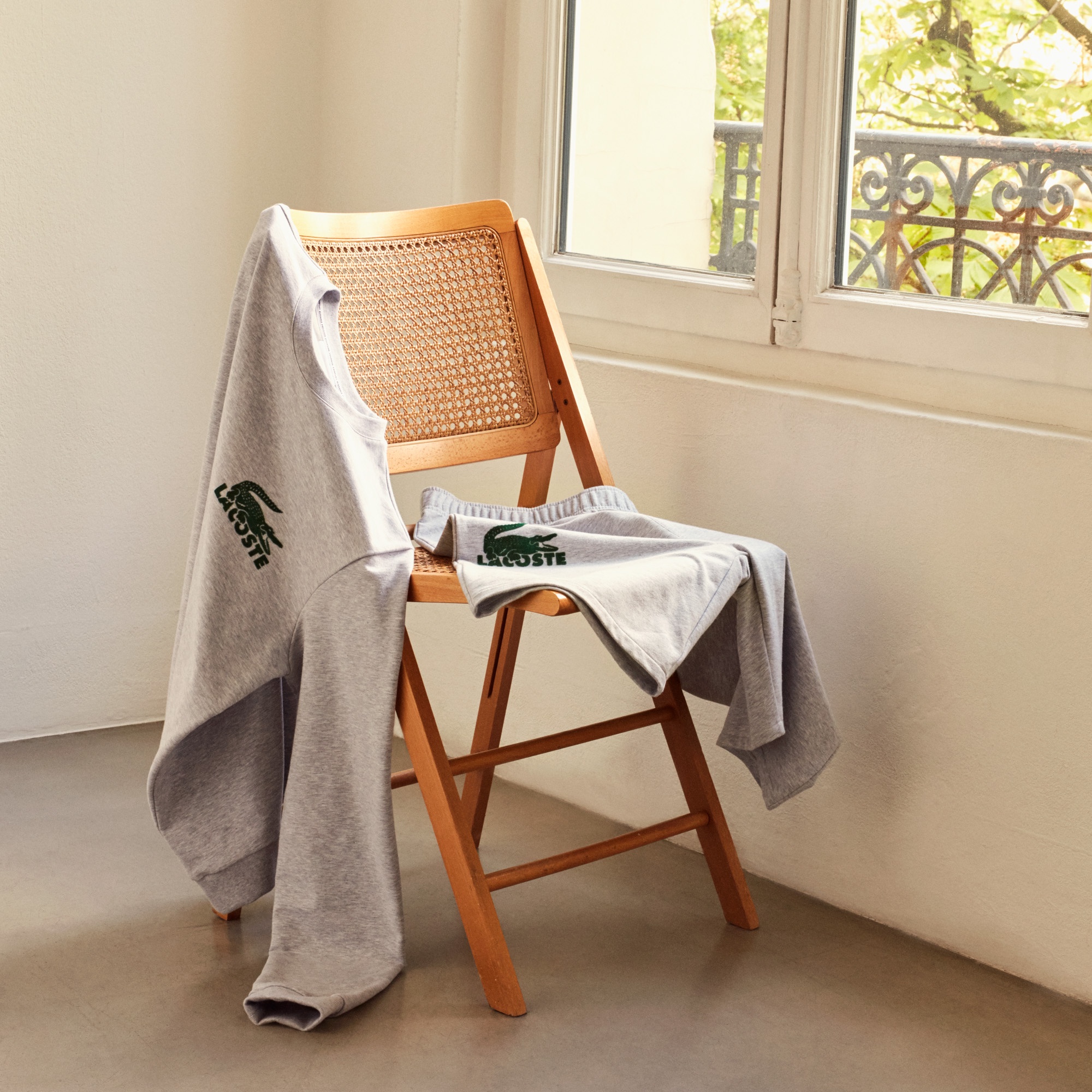 フロッキープリントコットンブレンドスウェットシャツ