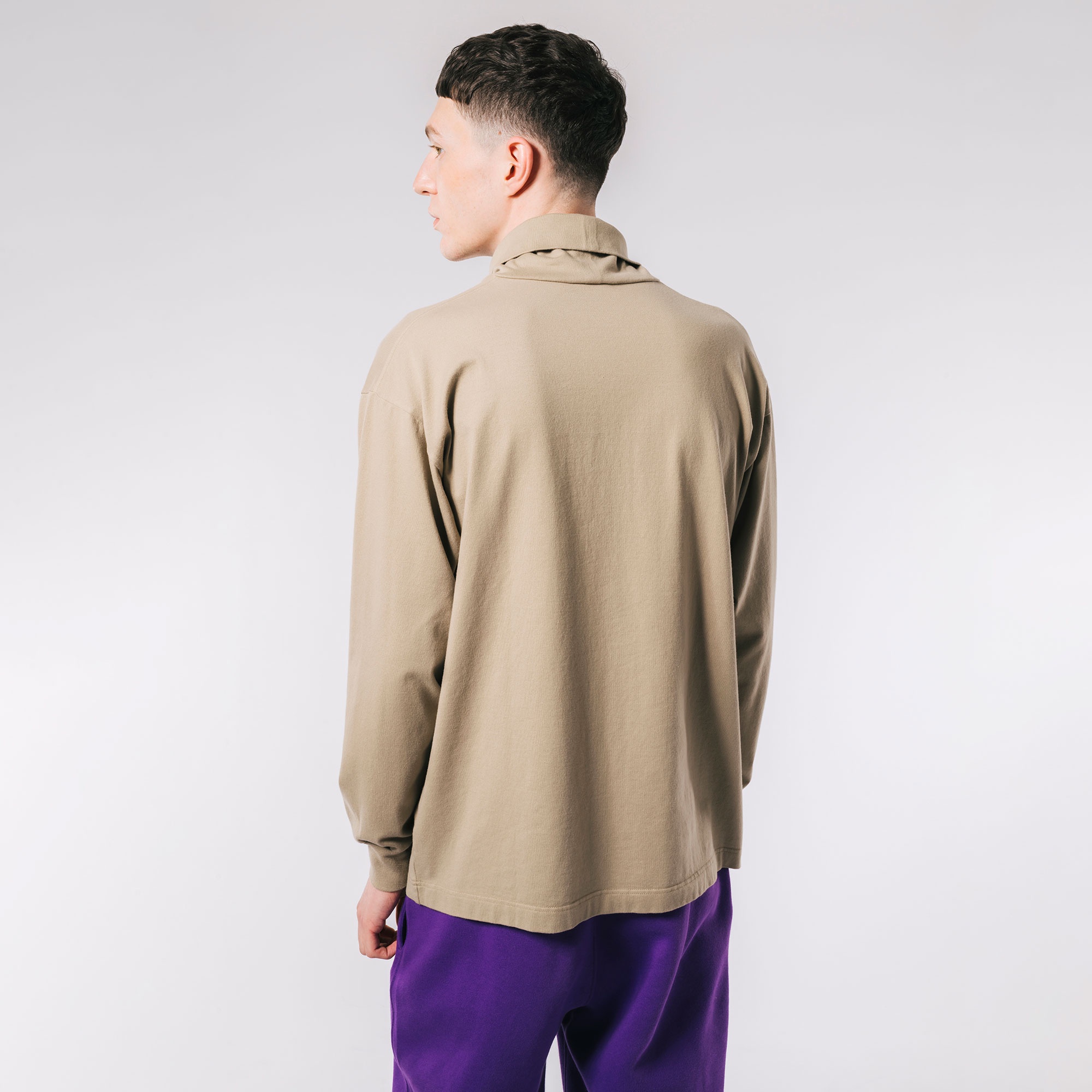 タートルネック長袖Tシャツ