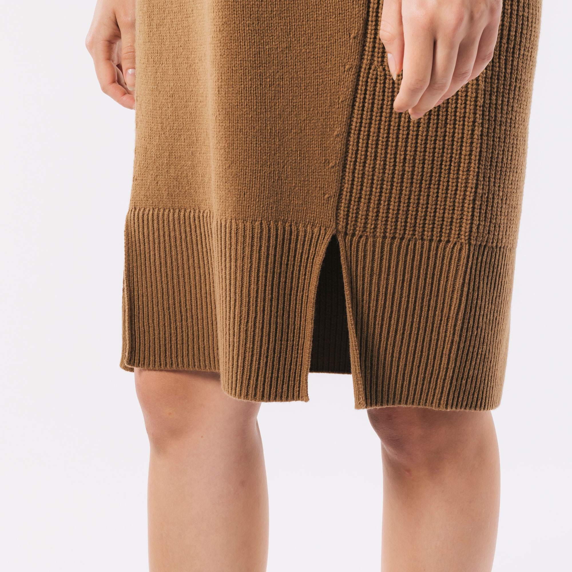 前後切り替えコンビネーションVネックニットドレス