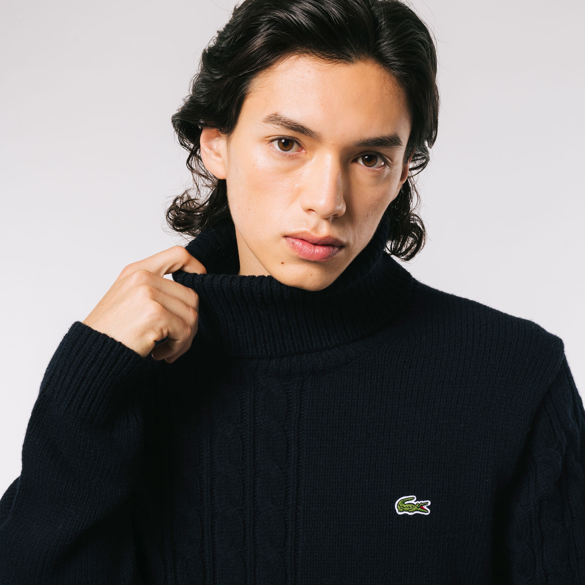 アシンメトリータートルネックニットセーター