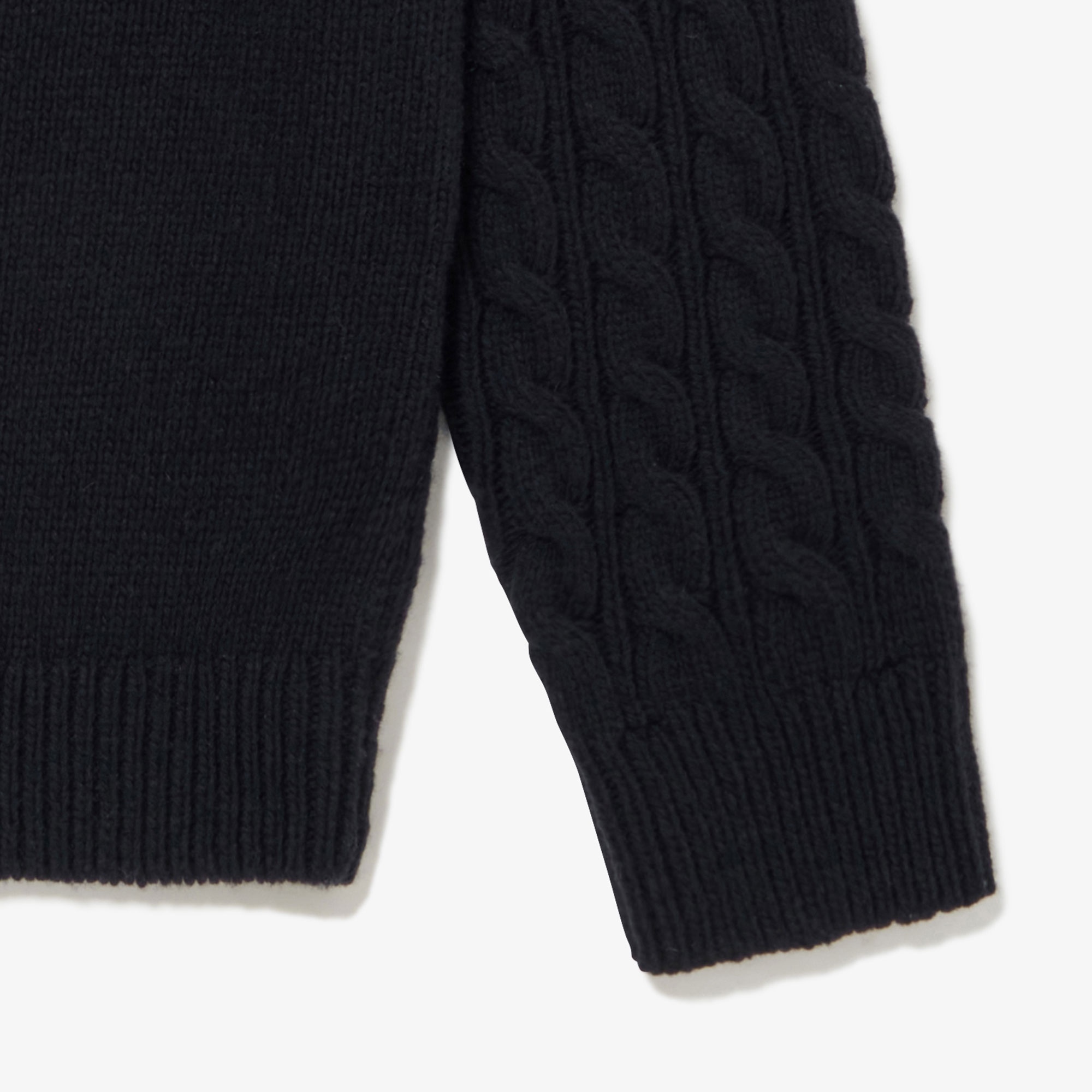 アシンメトリータートルネックニットセーター