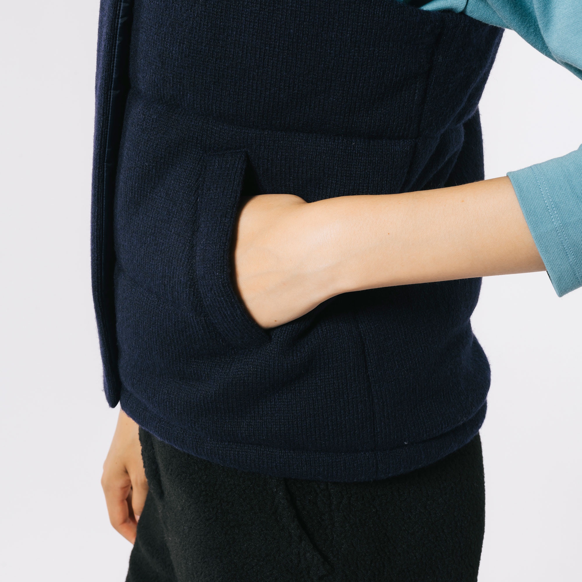 ウールニット中綿ベスト