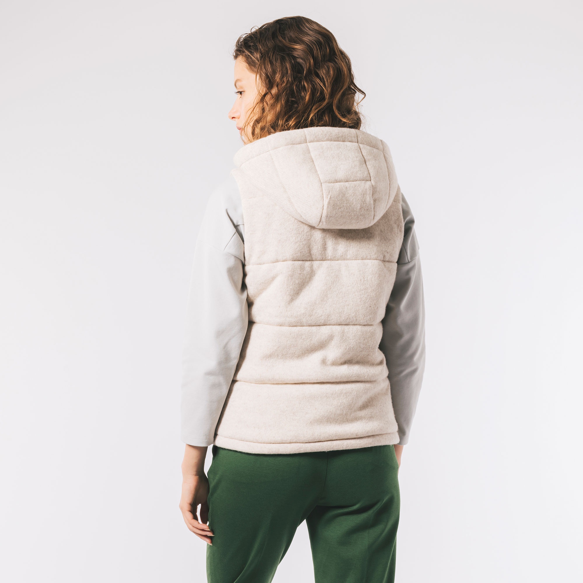 ウールニット中綿ベスト