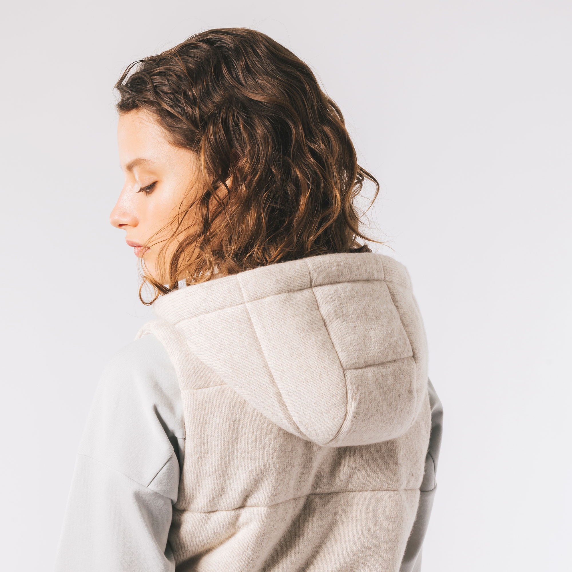 ウールニット中綿ベスト