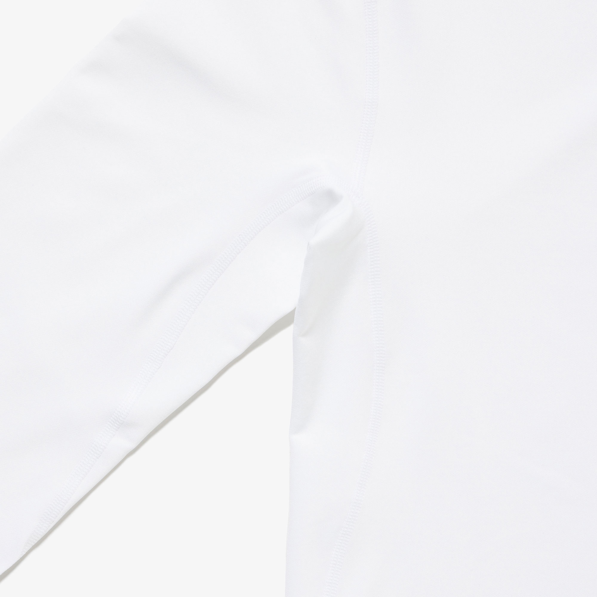 タイトフィットモックネックシャツ