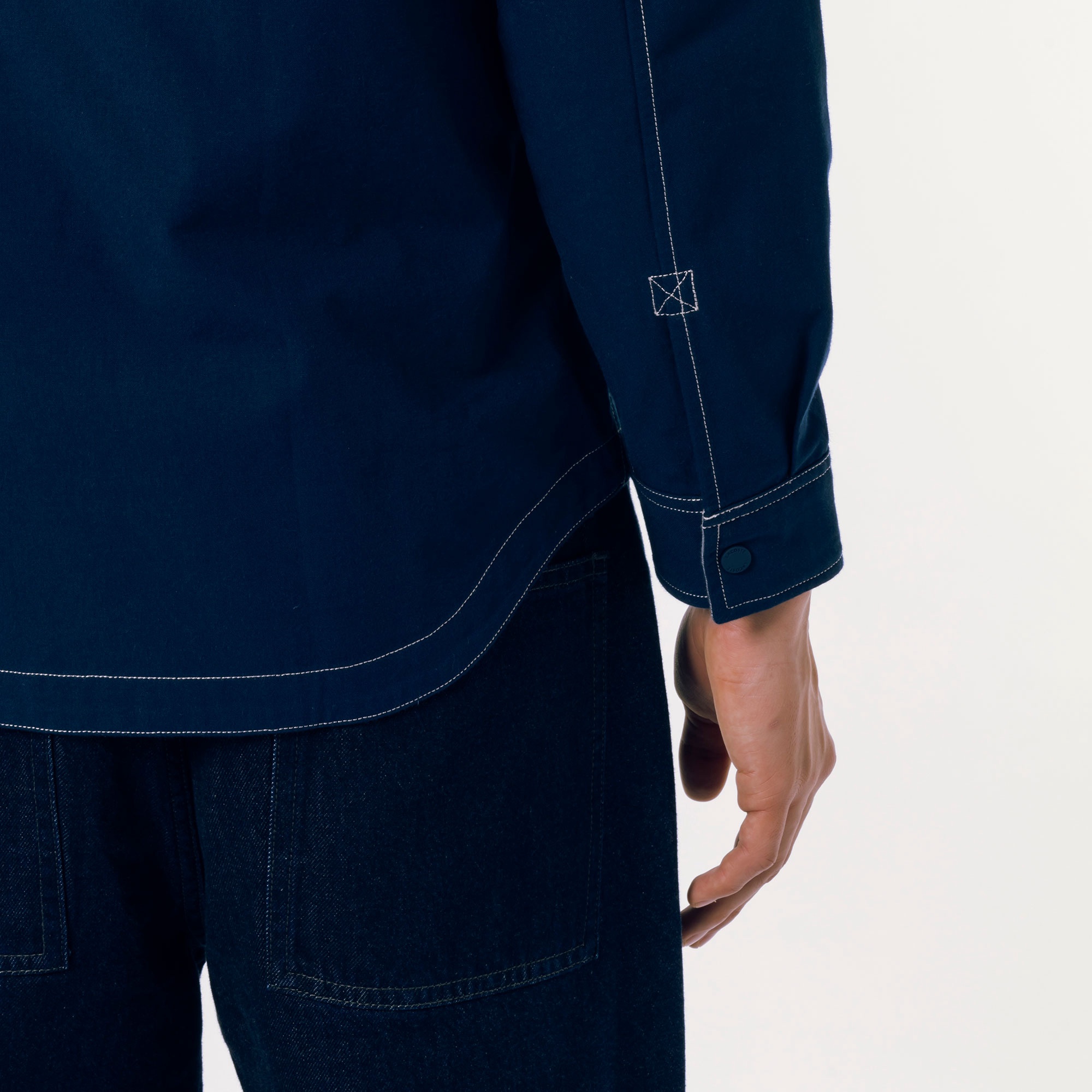 リバーシブルスナップボタンシャツ