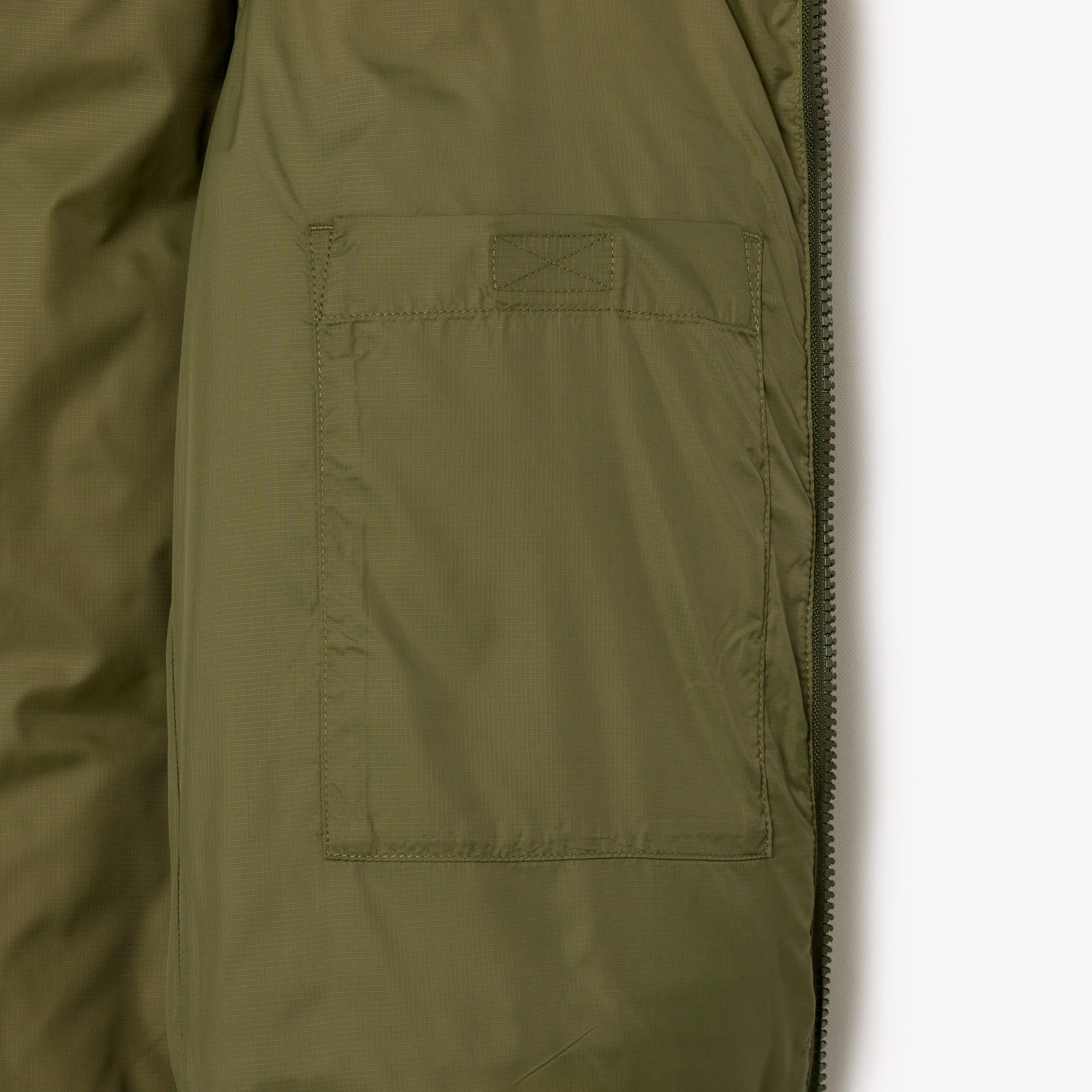 バックステッチダウンベスト