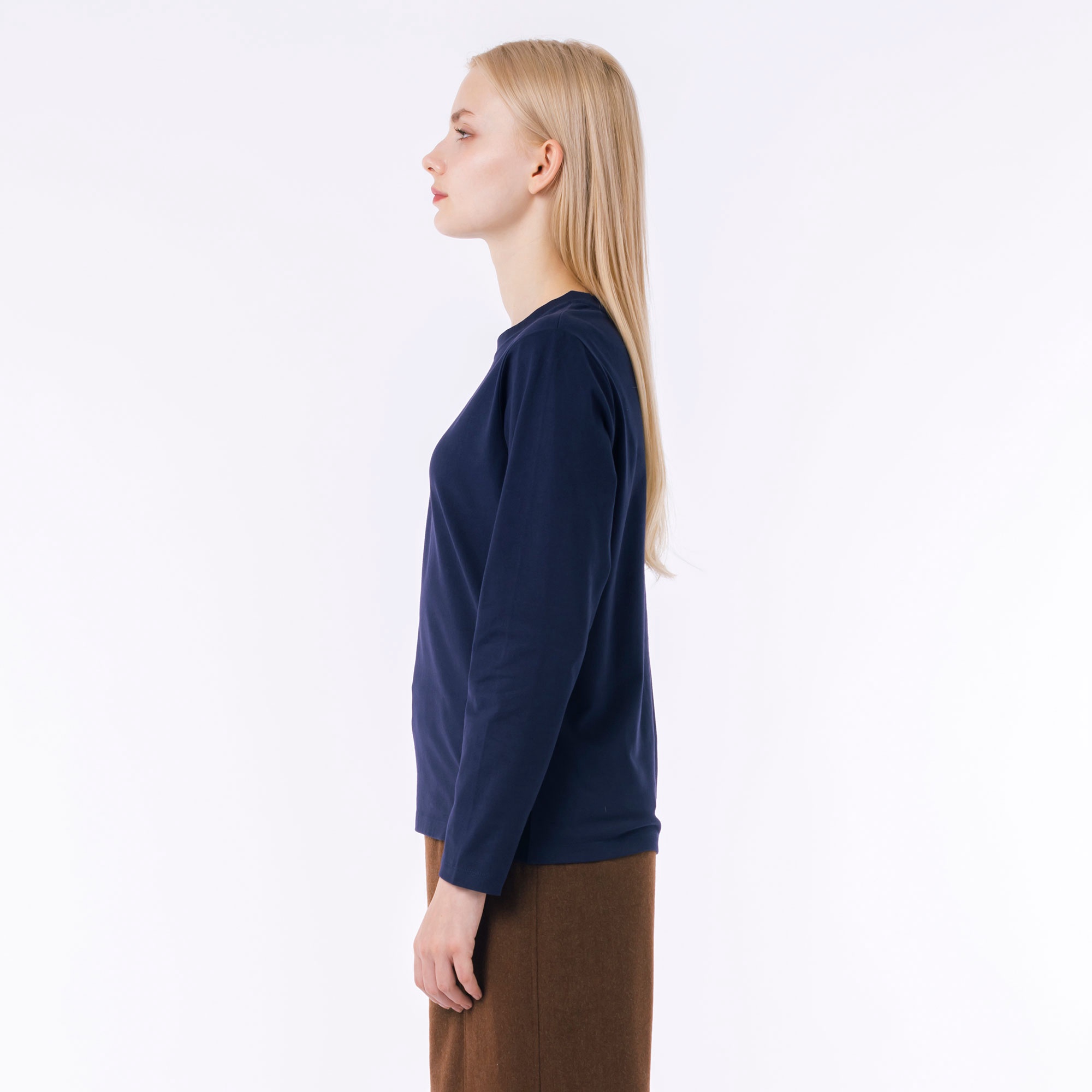 ワンポイント刺しゅう長袖Tシャツ