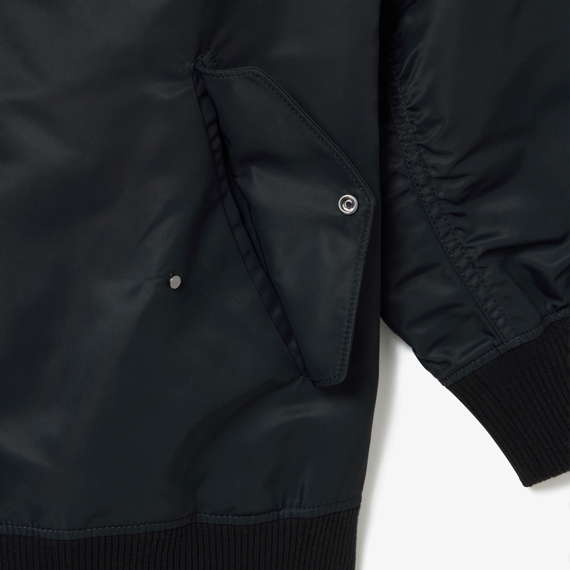 デタッチャブルスリーブボンバージャケット