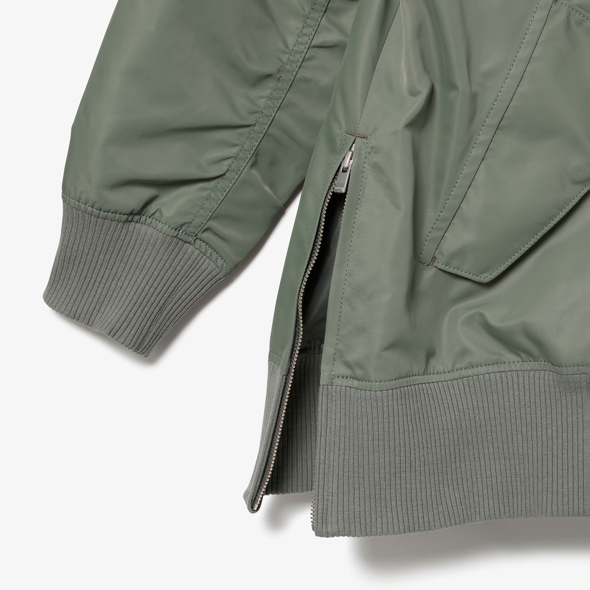 デタッチャブルスリーブボンバージャケット