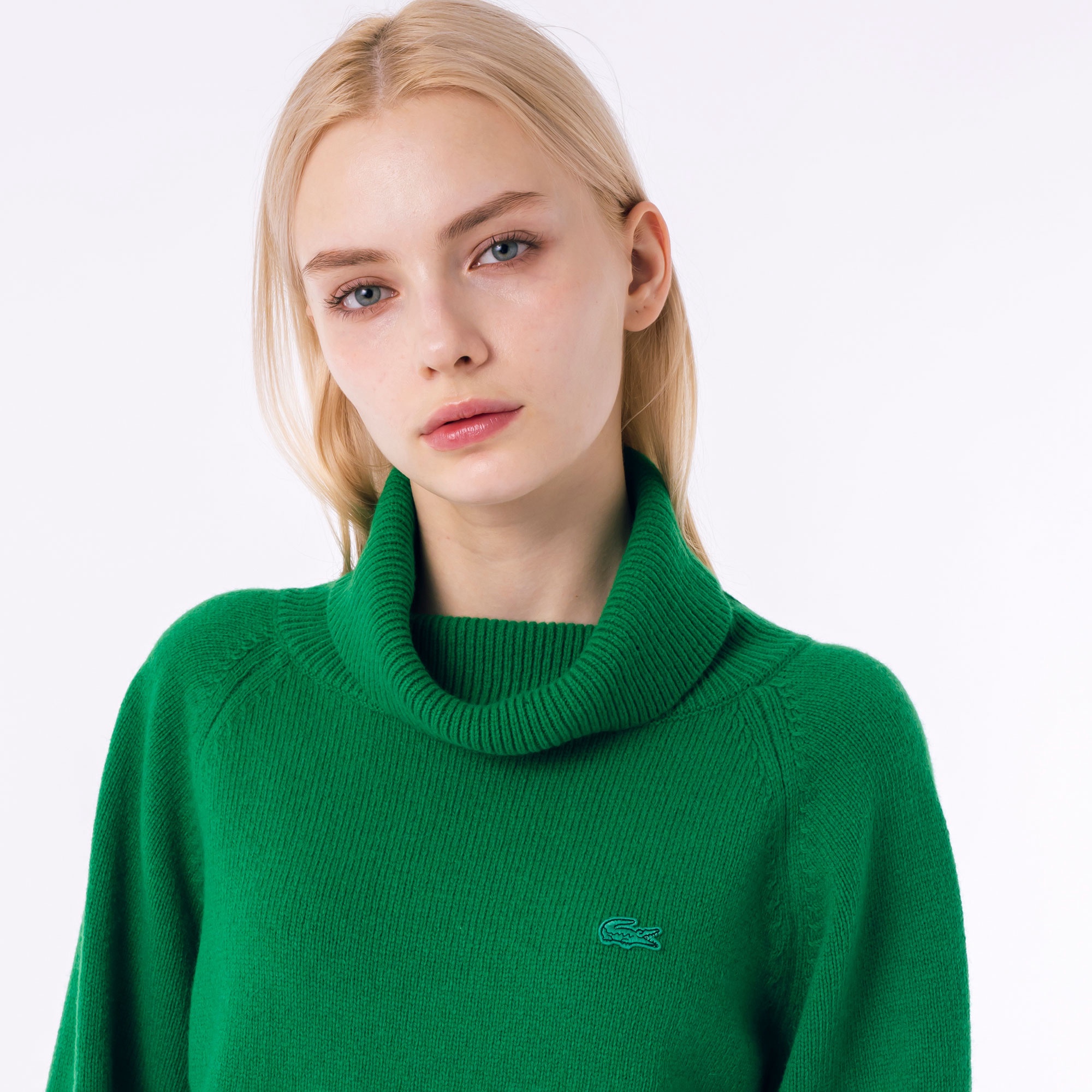 ミドルゲージタートルネックニットセーター