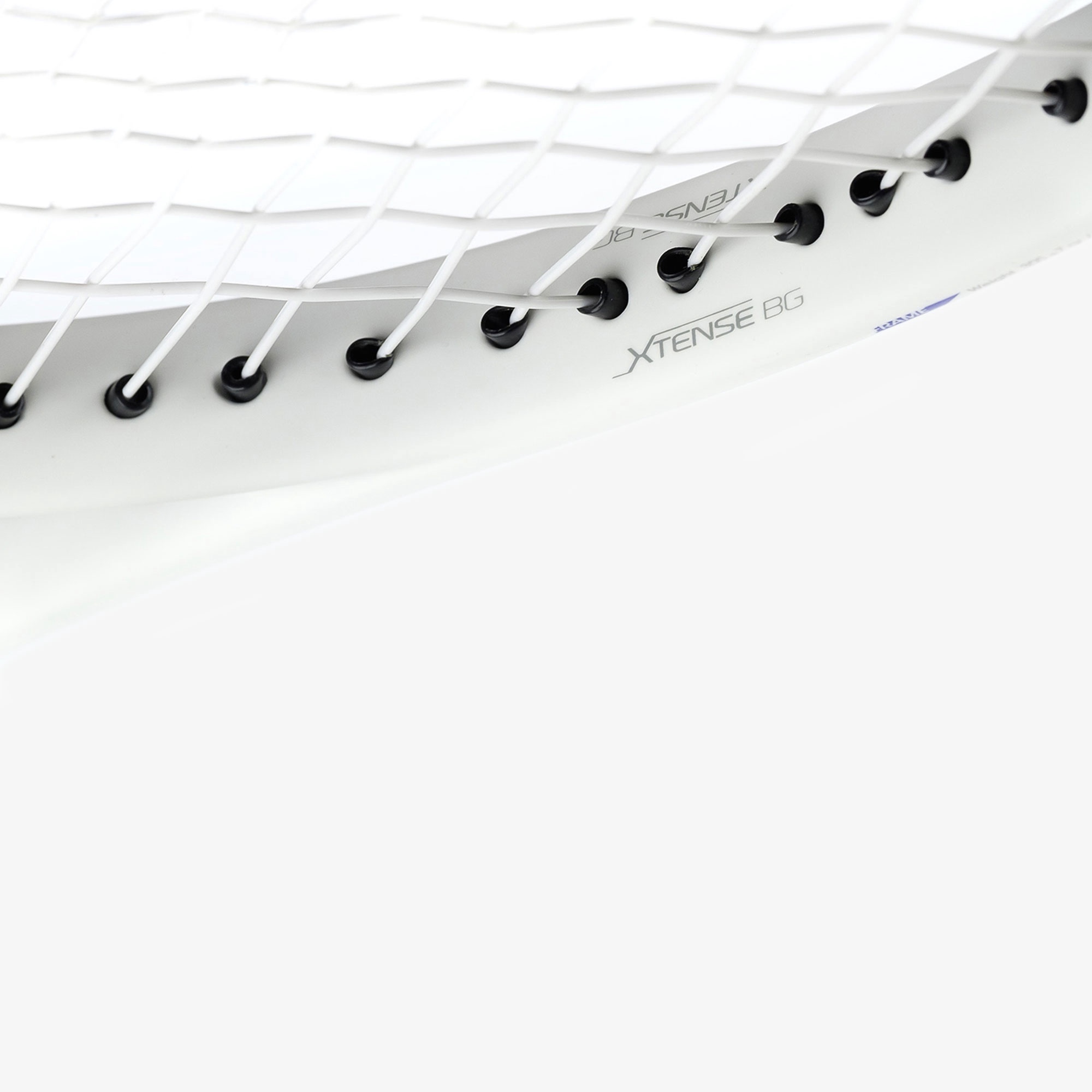 TF40 305 18x20 (2021年発売モデル - ガット張り上げ済)