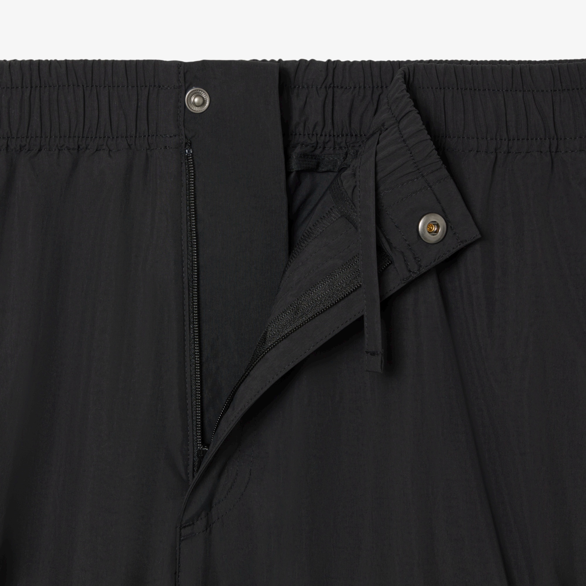 ナイロンカーゴパンツ