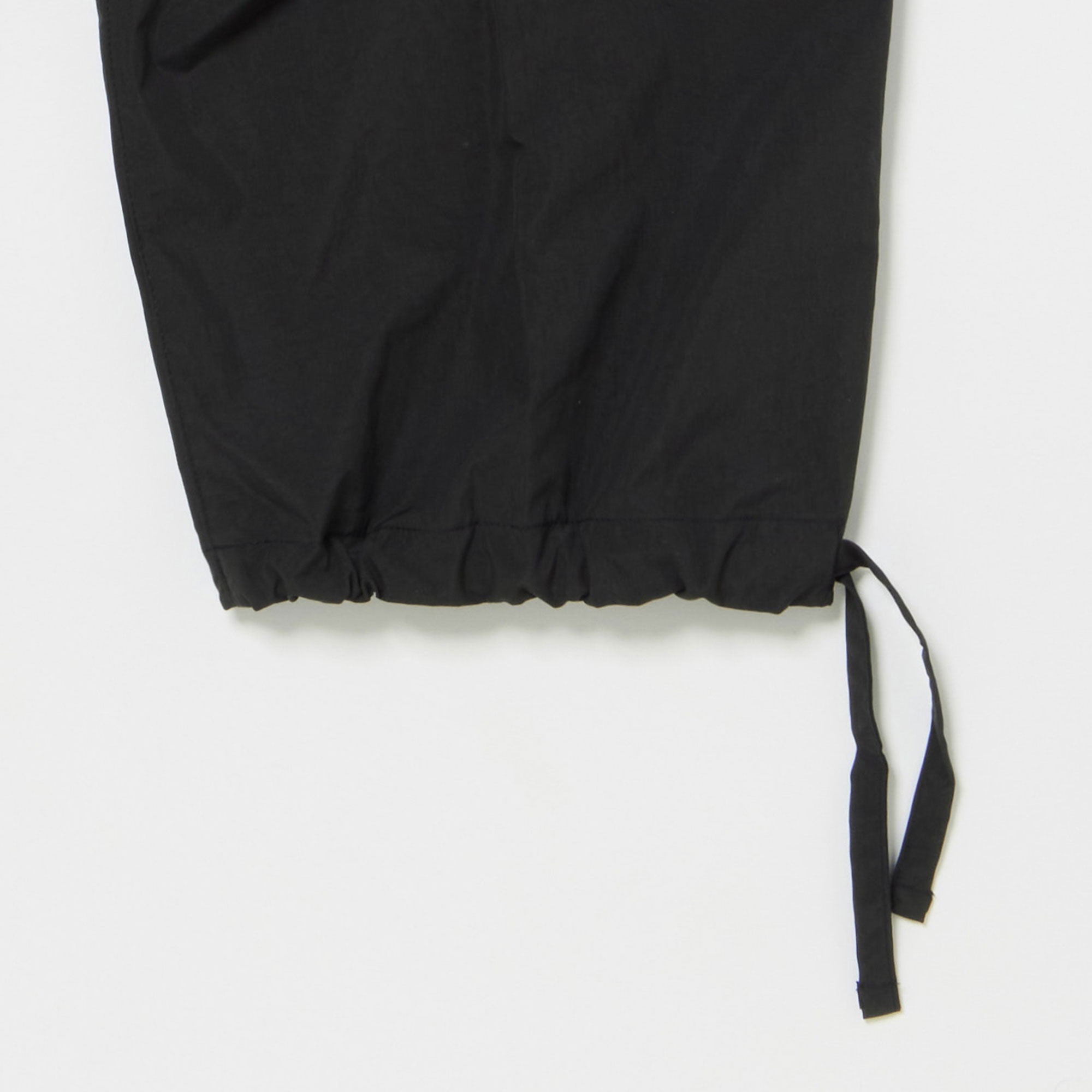 ナイロンカーゴパンツ