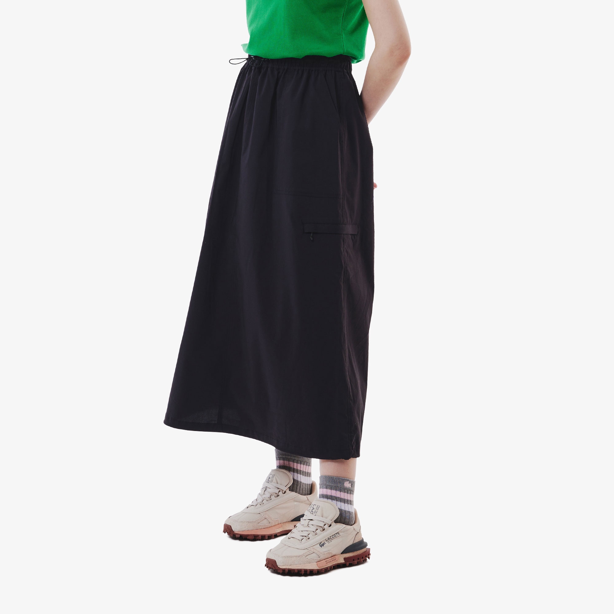 ドローストリング入りスカート