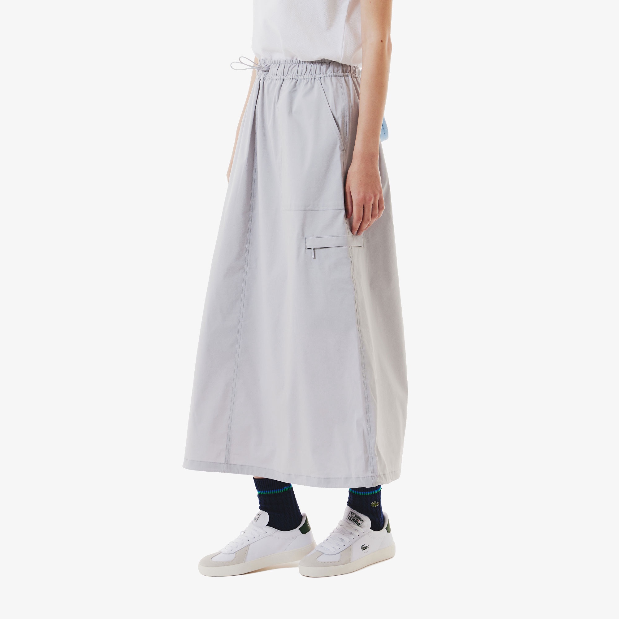 ドローストリング入りスカート
