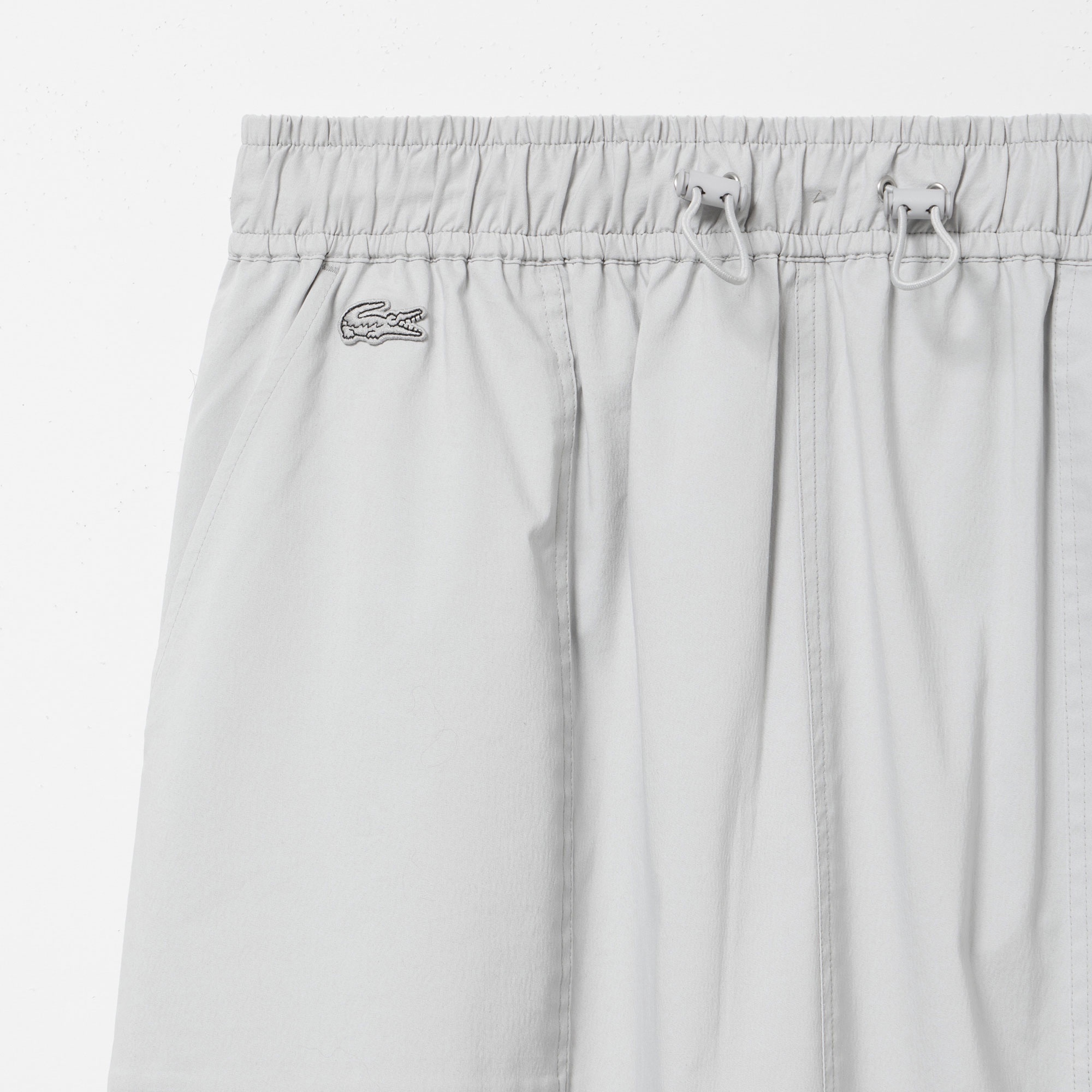 ドローストリング入りスカート