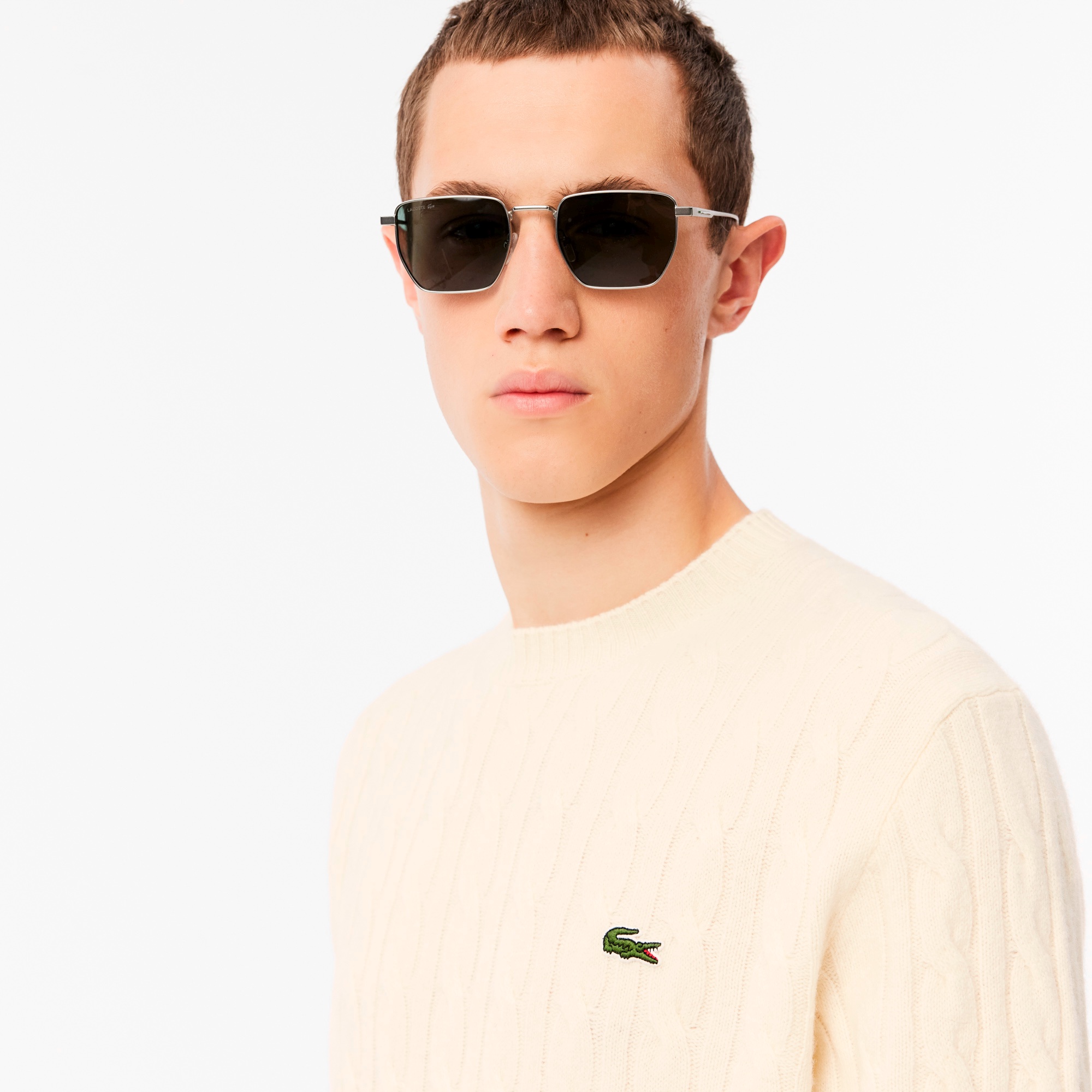 ウールケーブルニット