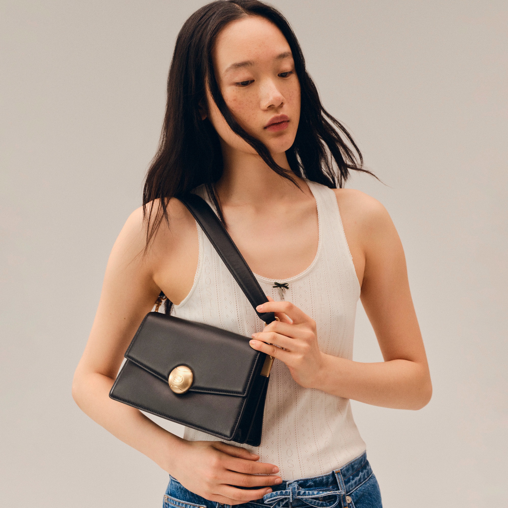 テニスブリス レザーミディアムショルダーバッグ