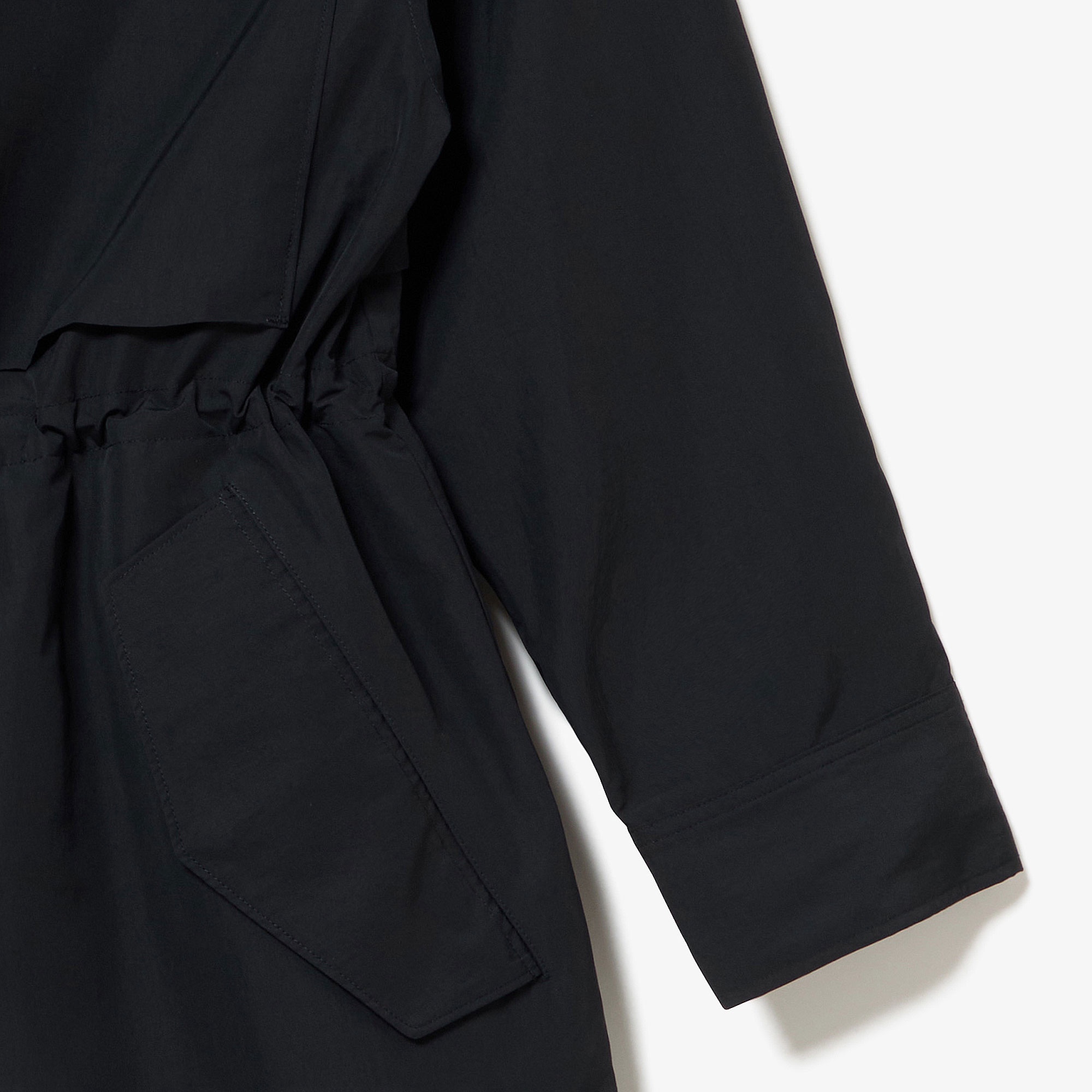 ユーティリティマウンテンパーカ