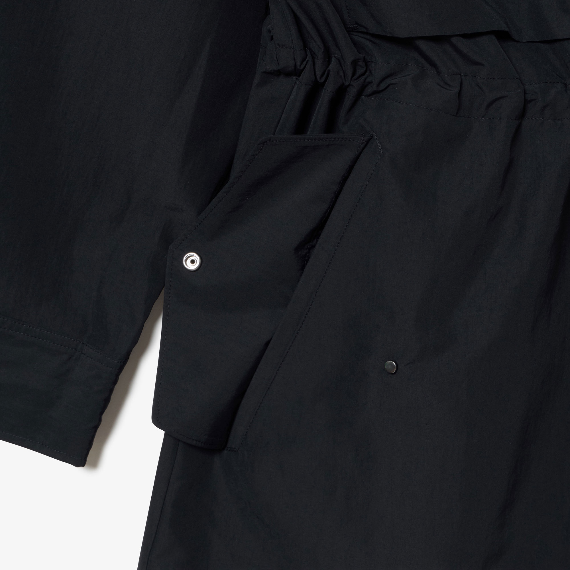 ユーティリティマウンテンパーカ