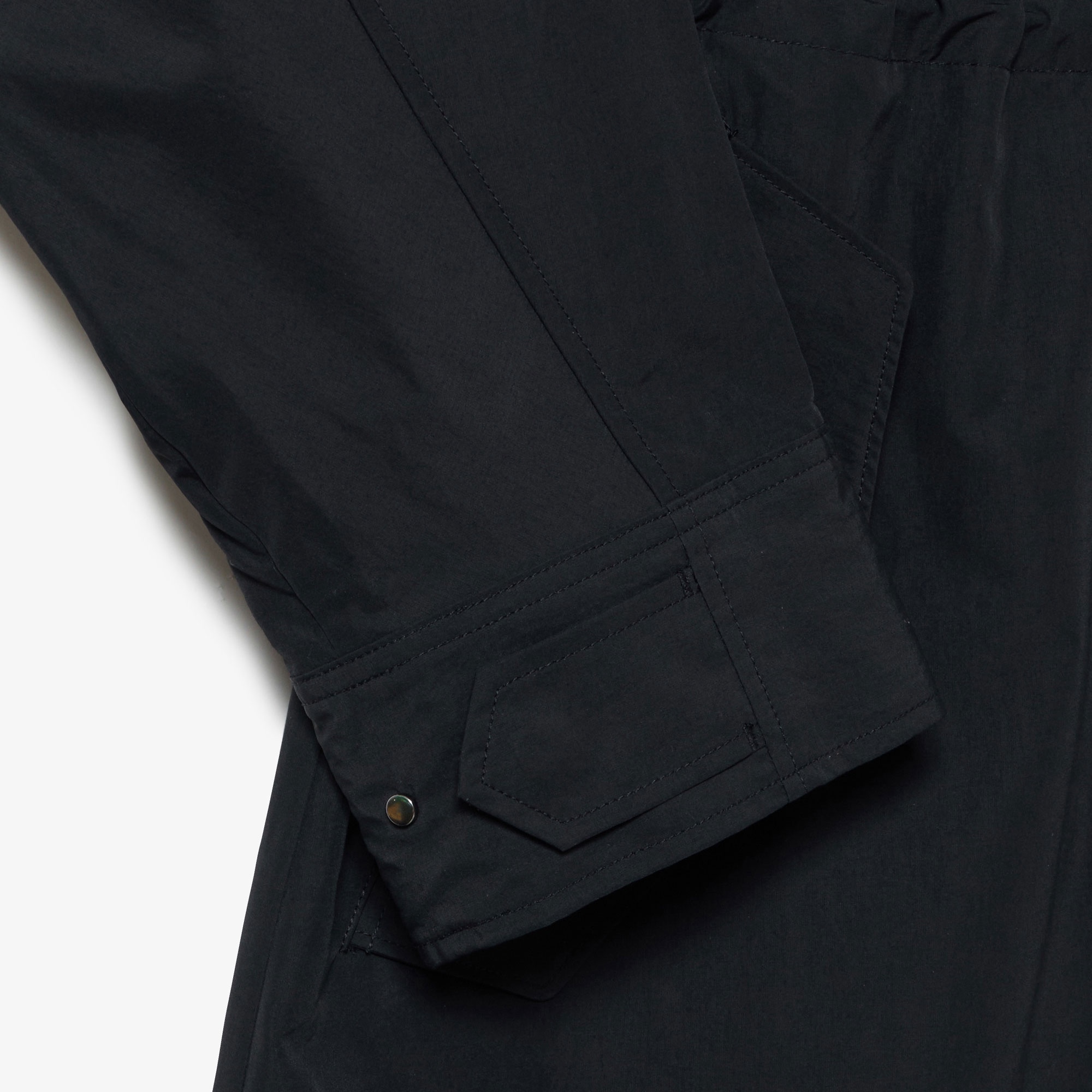 ユーティリティマウンテンパーカ