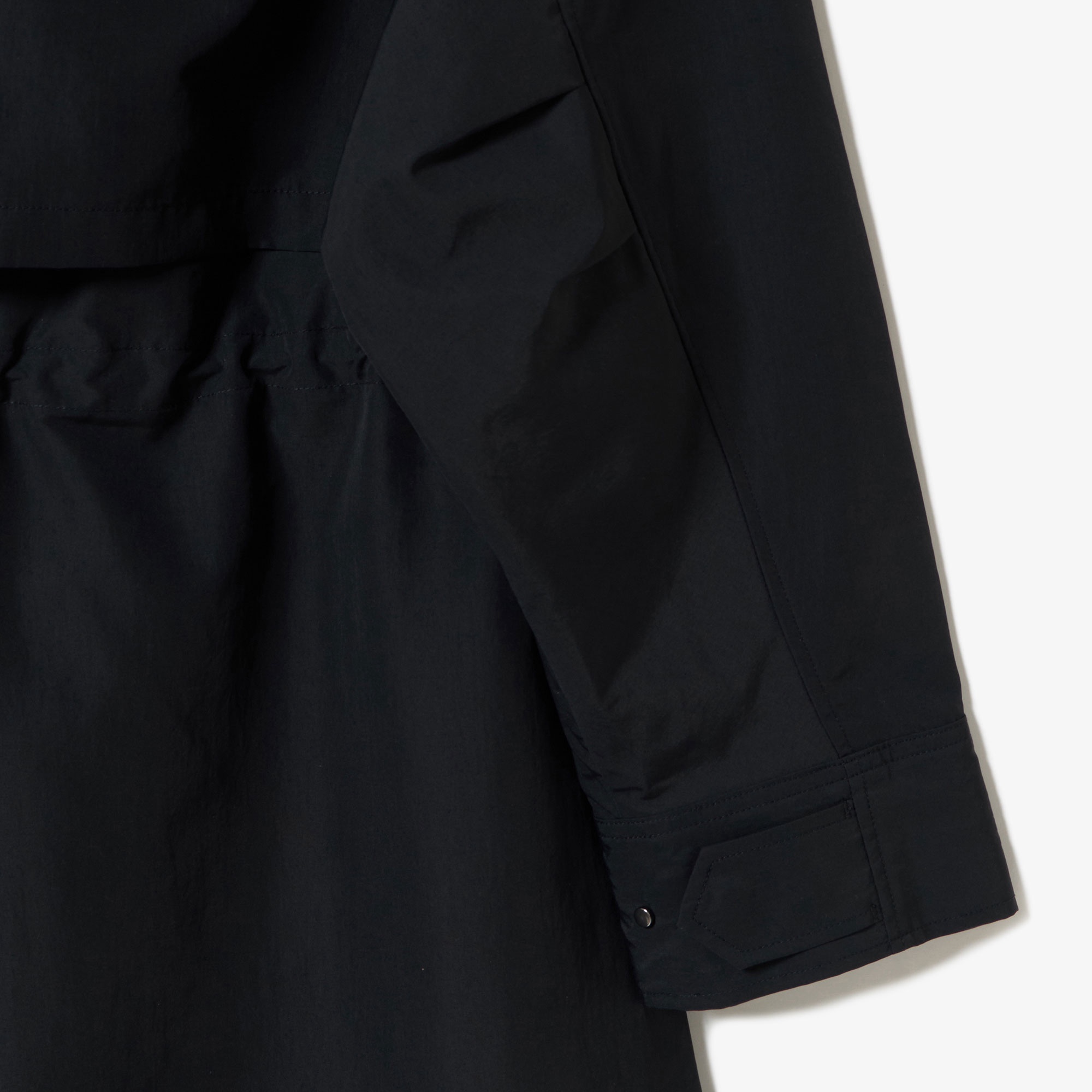 ユーティリティマウンテンパーカ