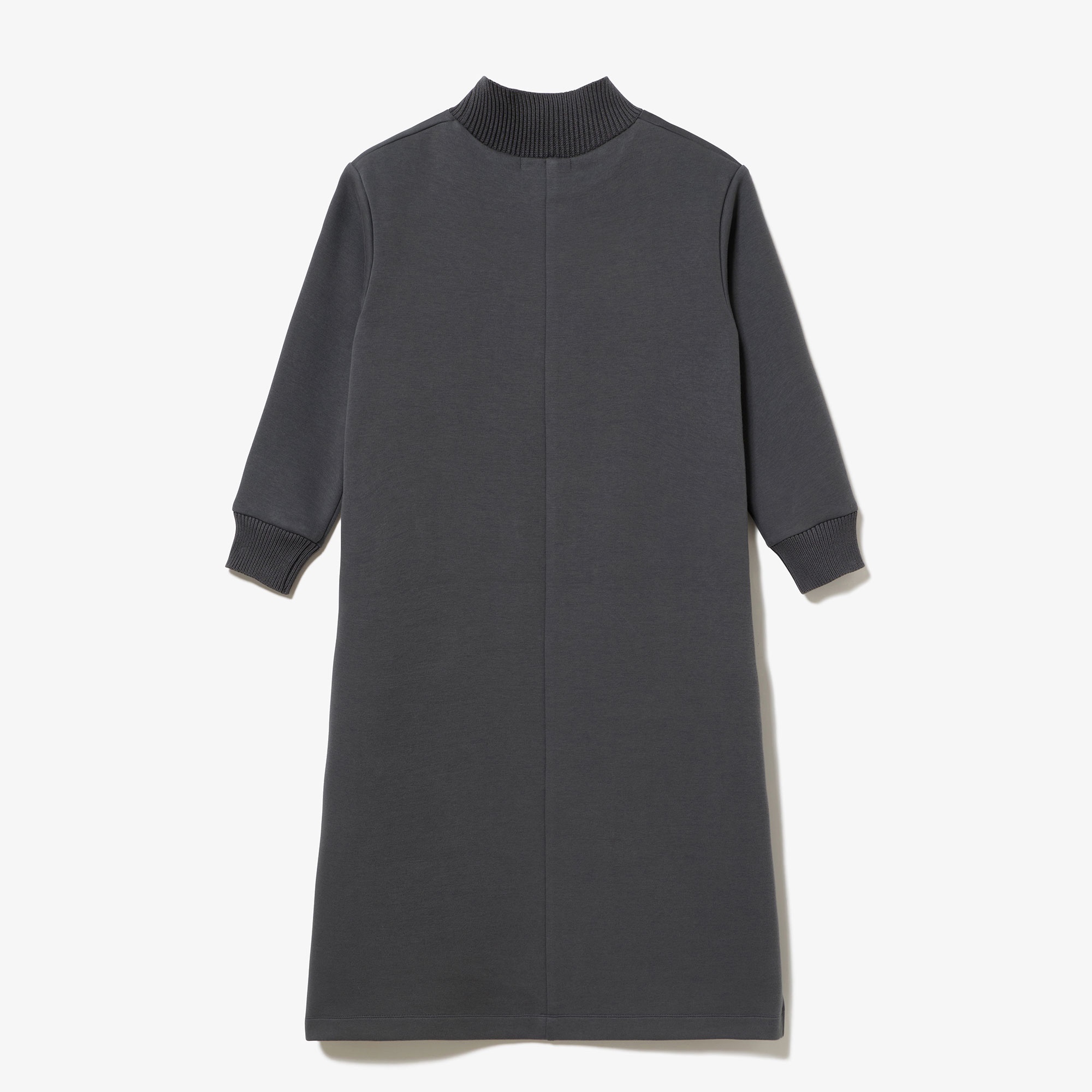 ダンボールニットドレス