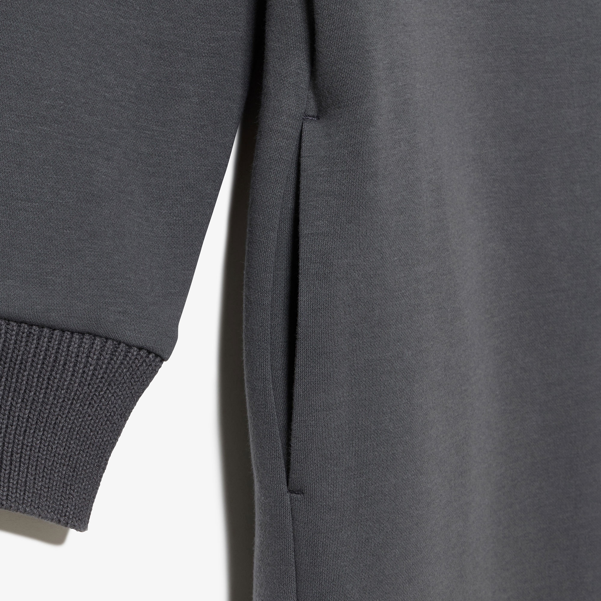 ダンボールニットドレス