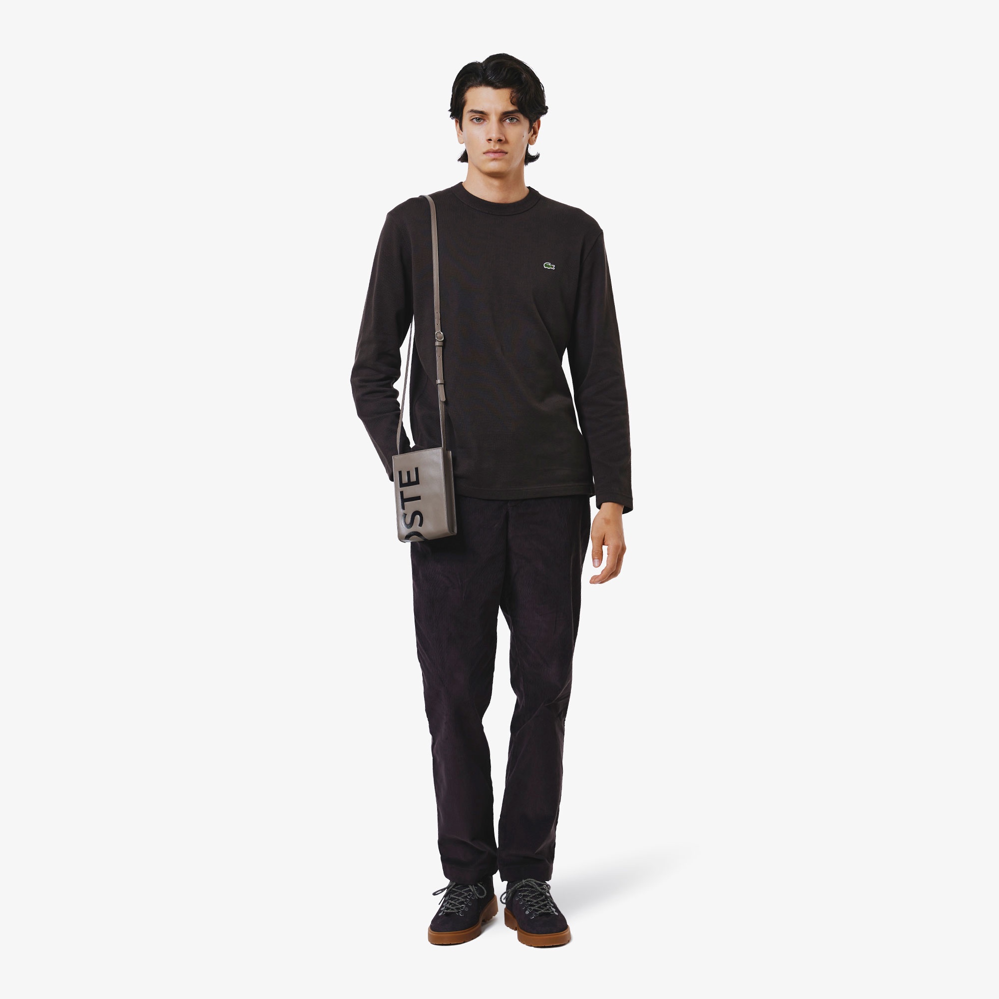 クラシックフィットロングスリーブTシャツ