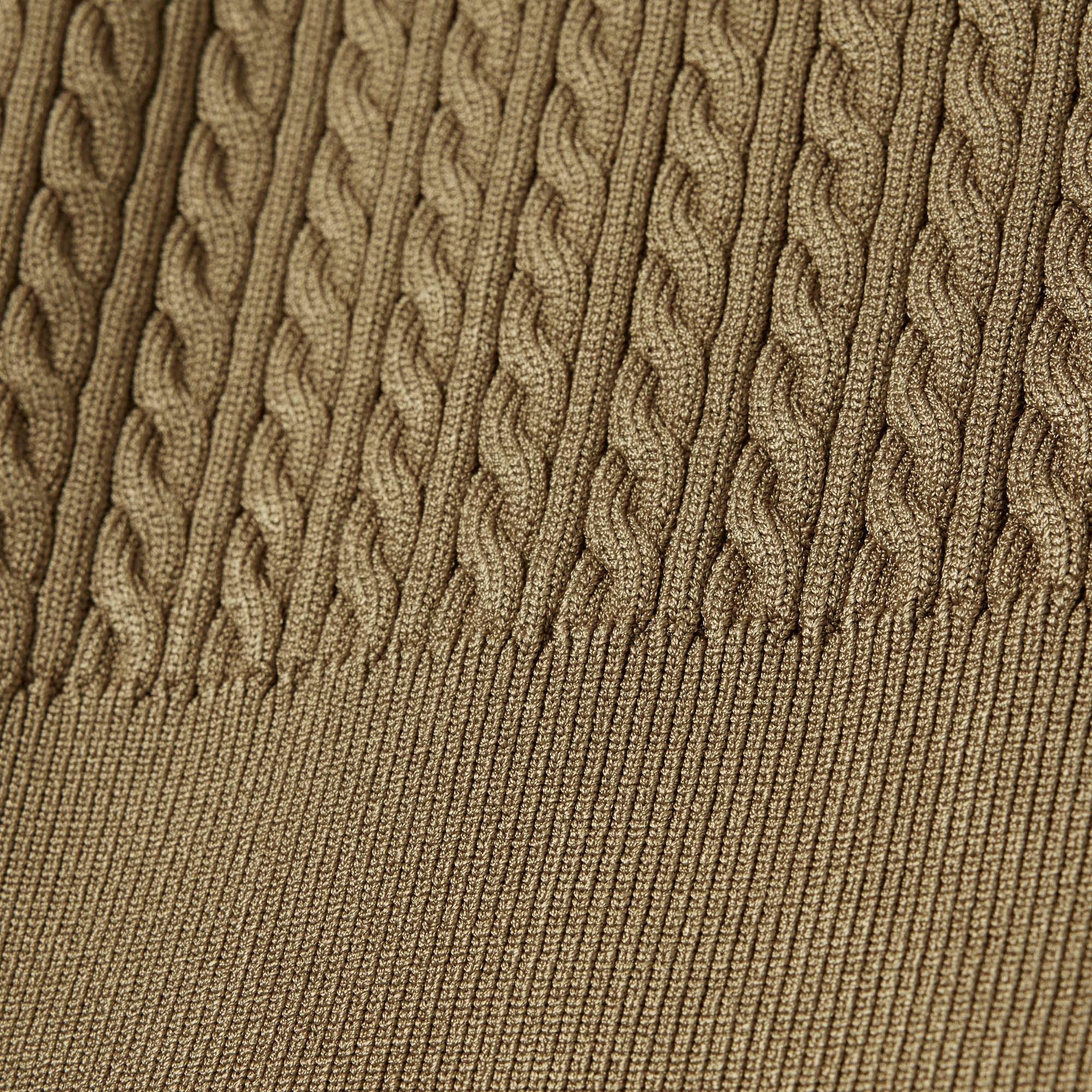 『FW25 Fashion Show』ケーブルニットポロセーター