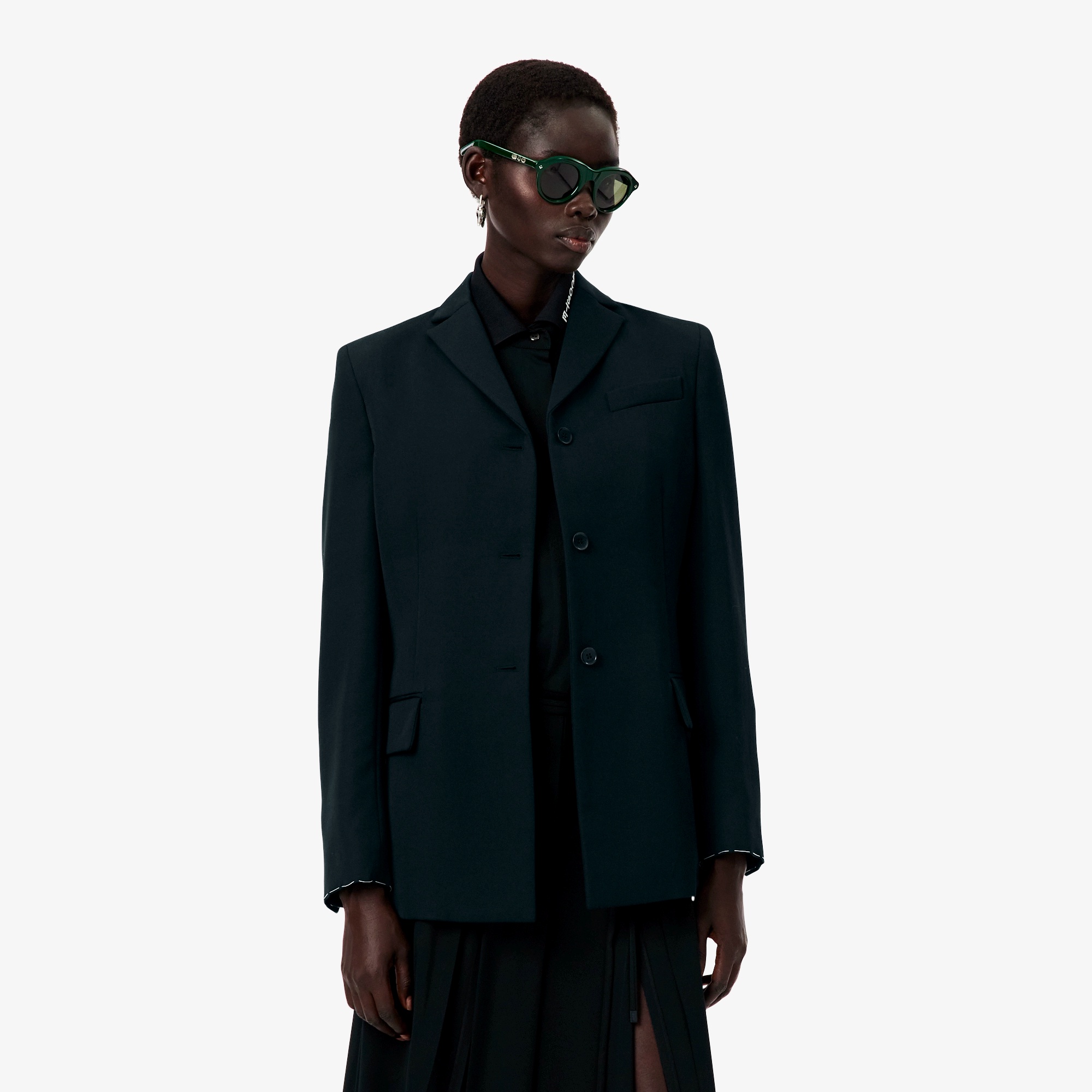 『FW25 Fashion Show』ライトウェイトウールキャンバスブレザー