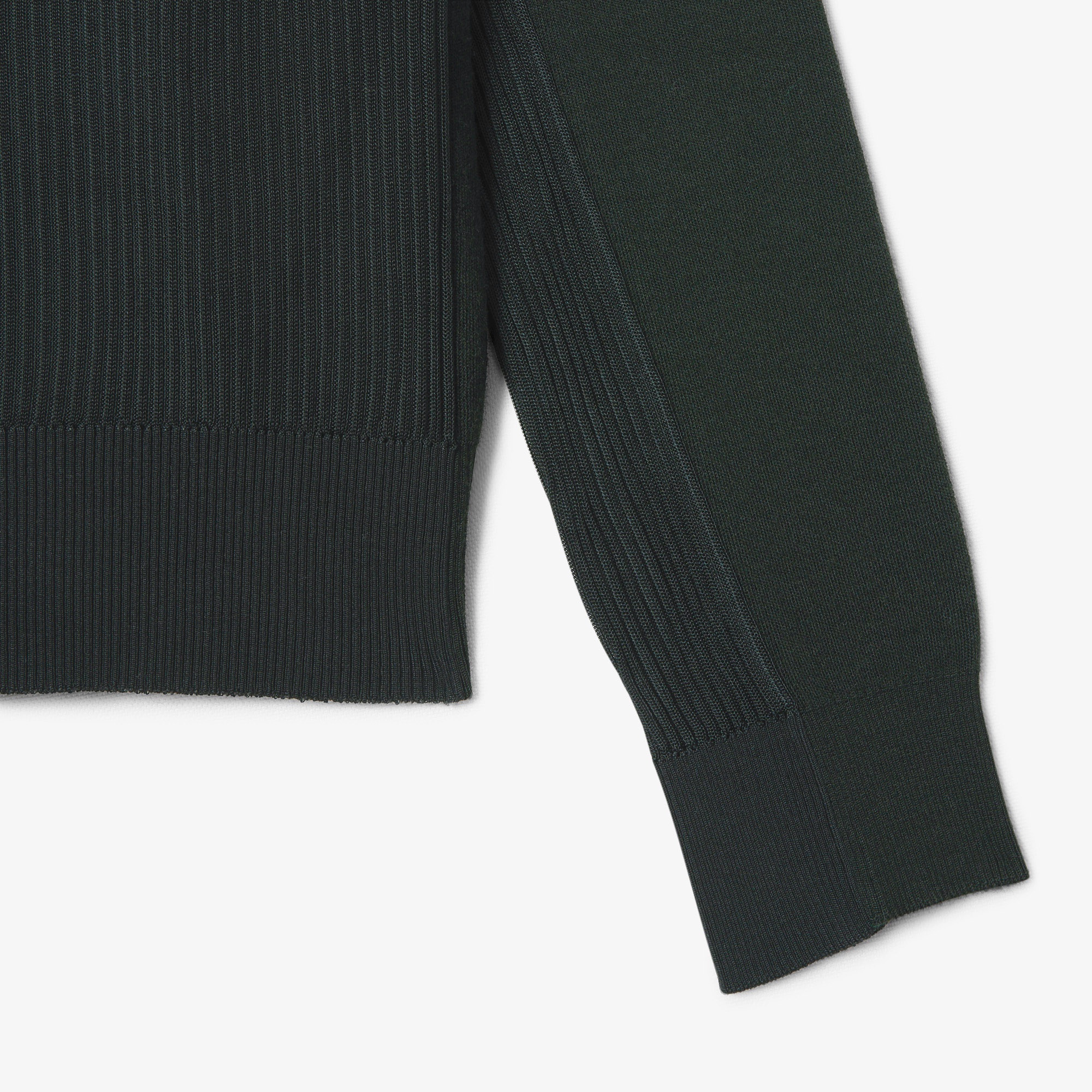 『FW25 Fashion Show』ウールブレンドポロカラーニットセーター