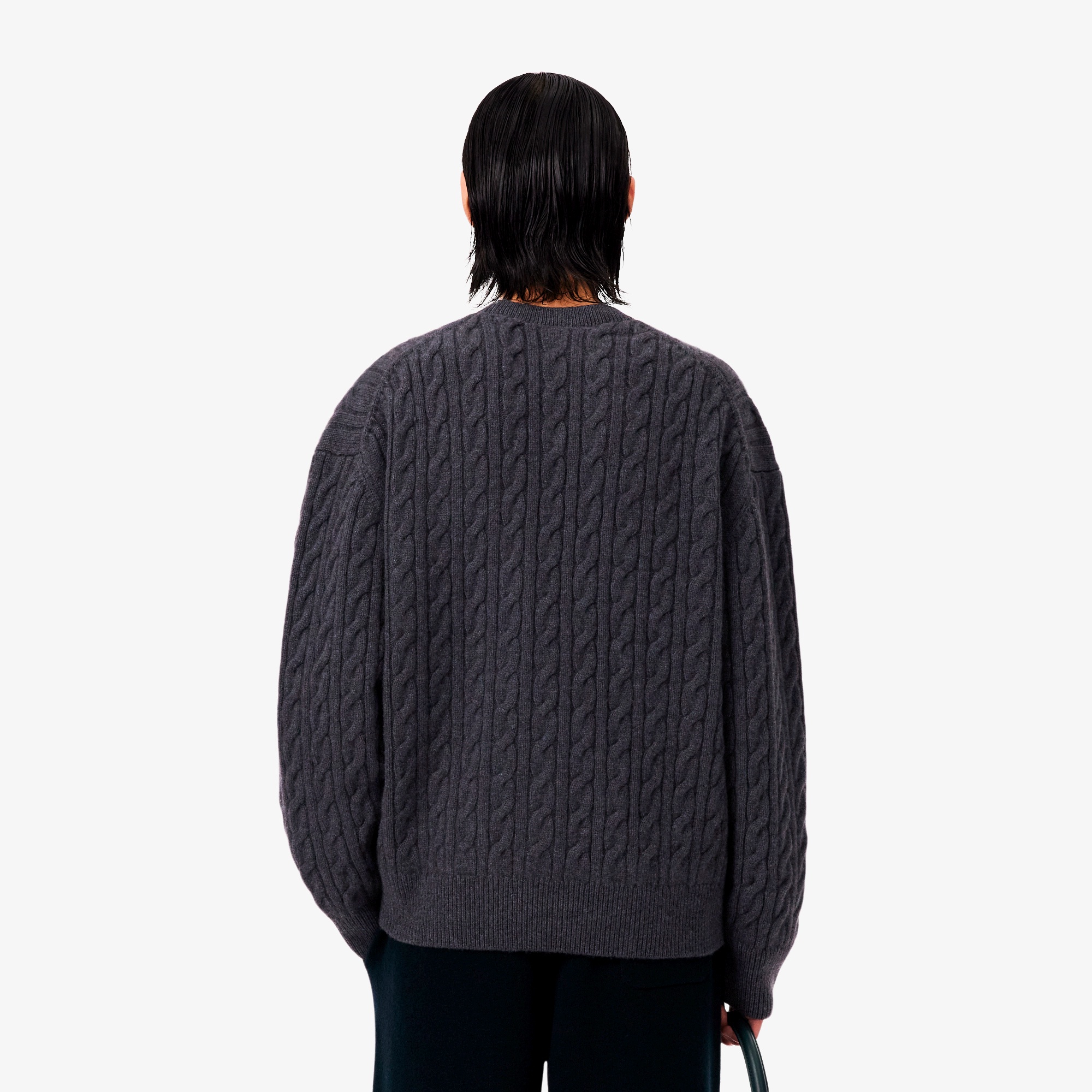 『FW25 Fashion Show』カシミアケーブルニットカーディガン