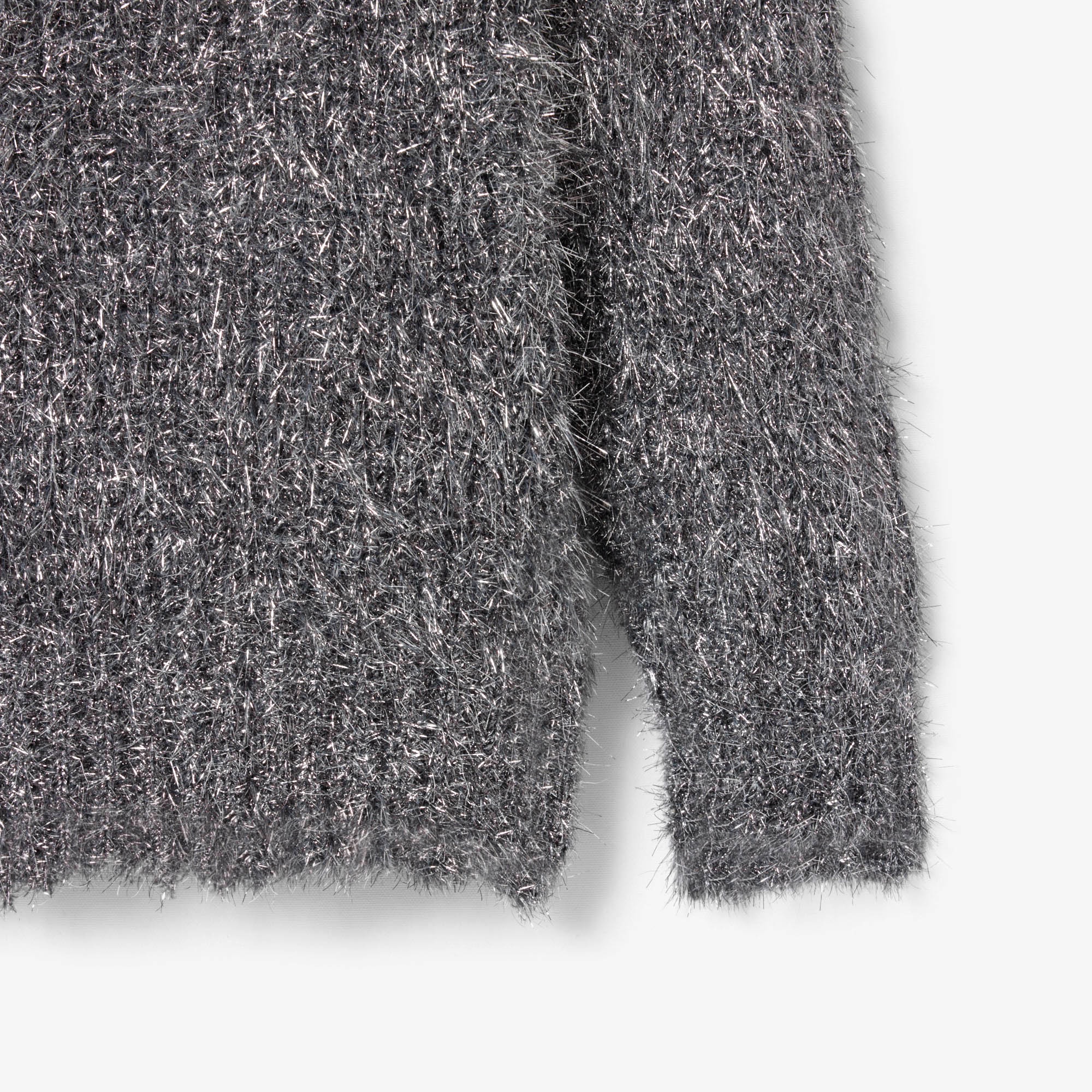 『FW25 Fashion Show』ルレックスニットカーディガン