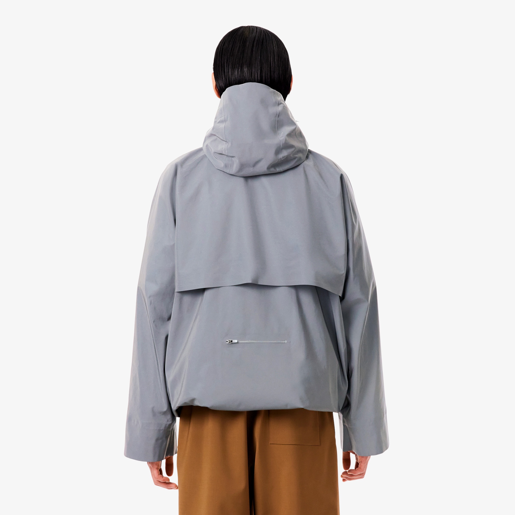 『FW25 Fashion Show』リフレクティブトラックジャケット