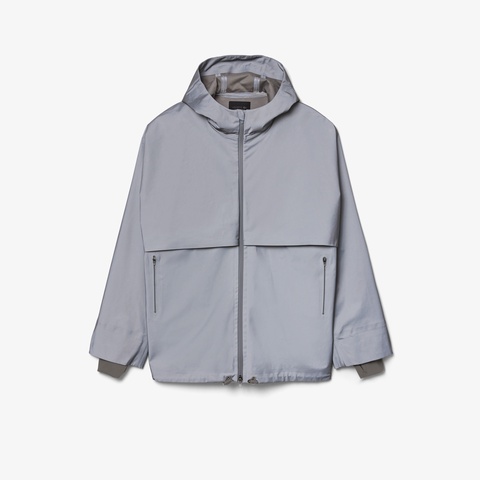 『FW25 Fashion Show』リフレクティブトラックジャケット