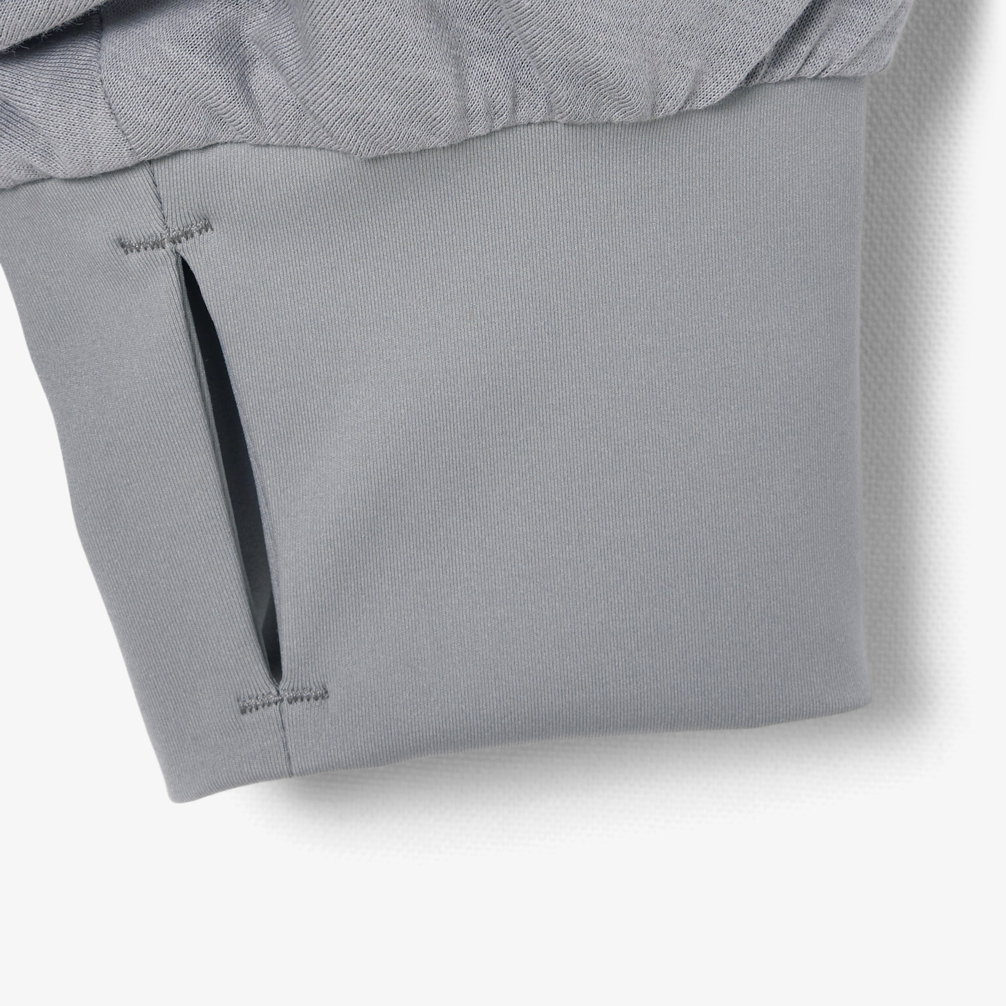 『FW25 Fashion Show』リフレクティブトラックジャケット