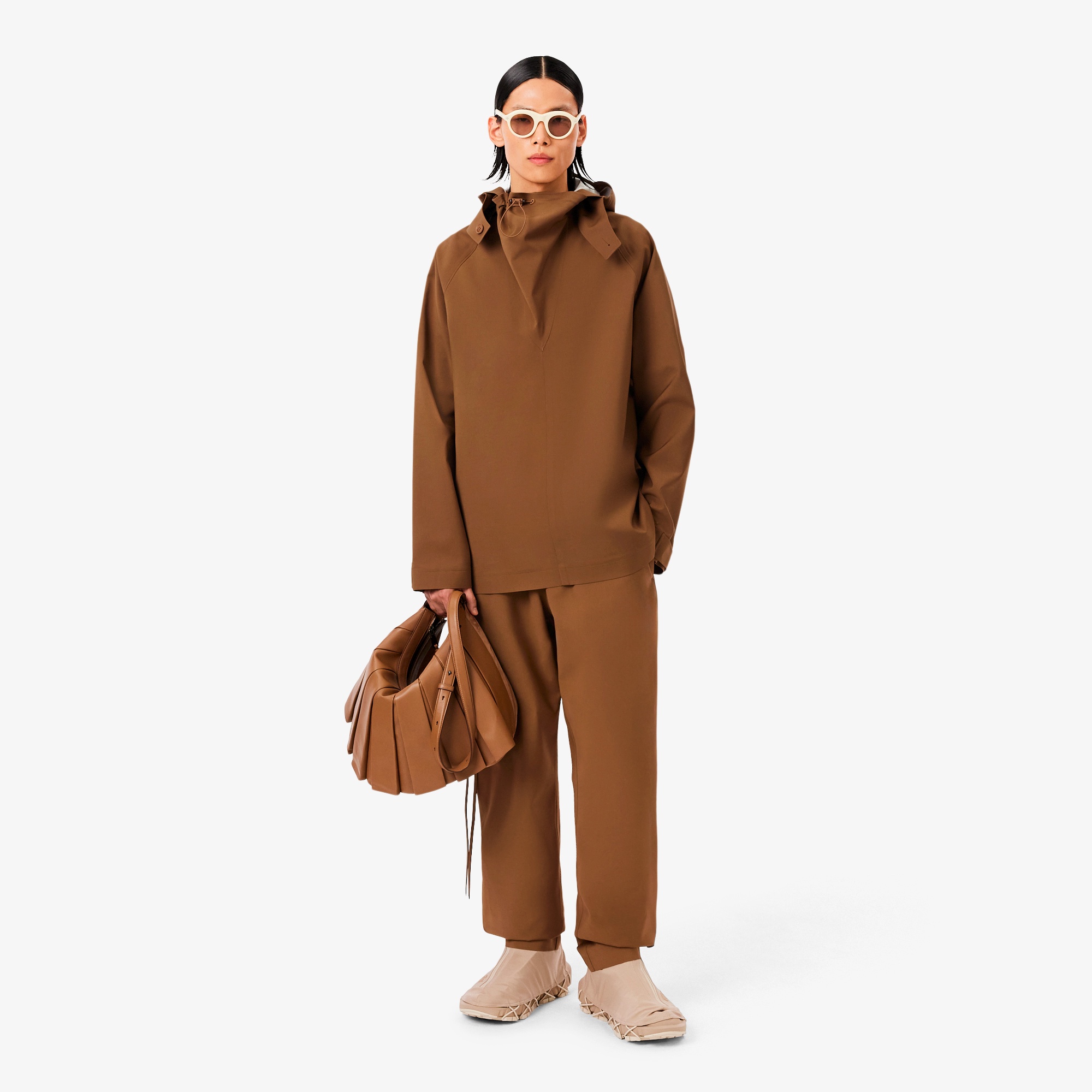 『FW25 Fashion Show』ウールブレンドウィンドブレーカー