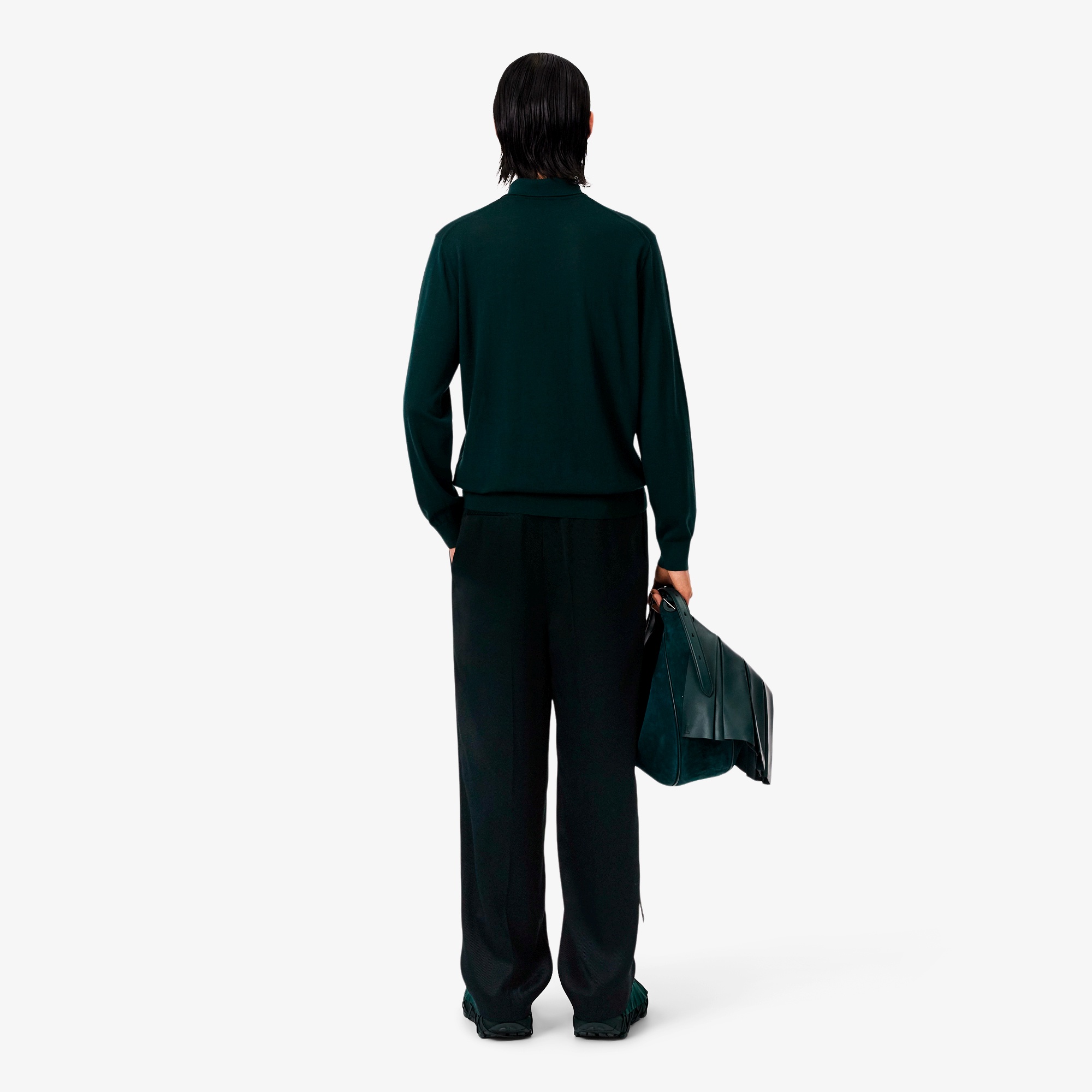 『FW25 Fashion Show』レギュラーフィットレーヨンサテンパンツ