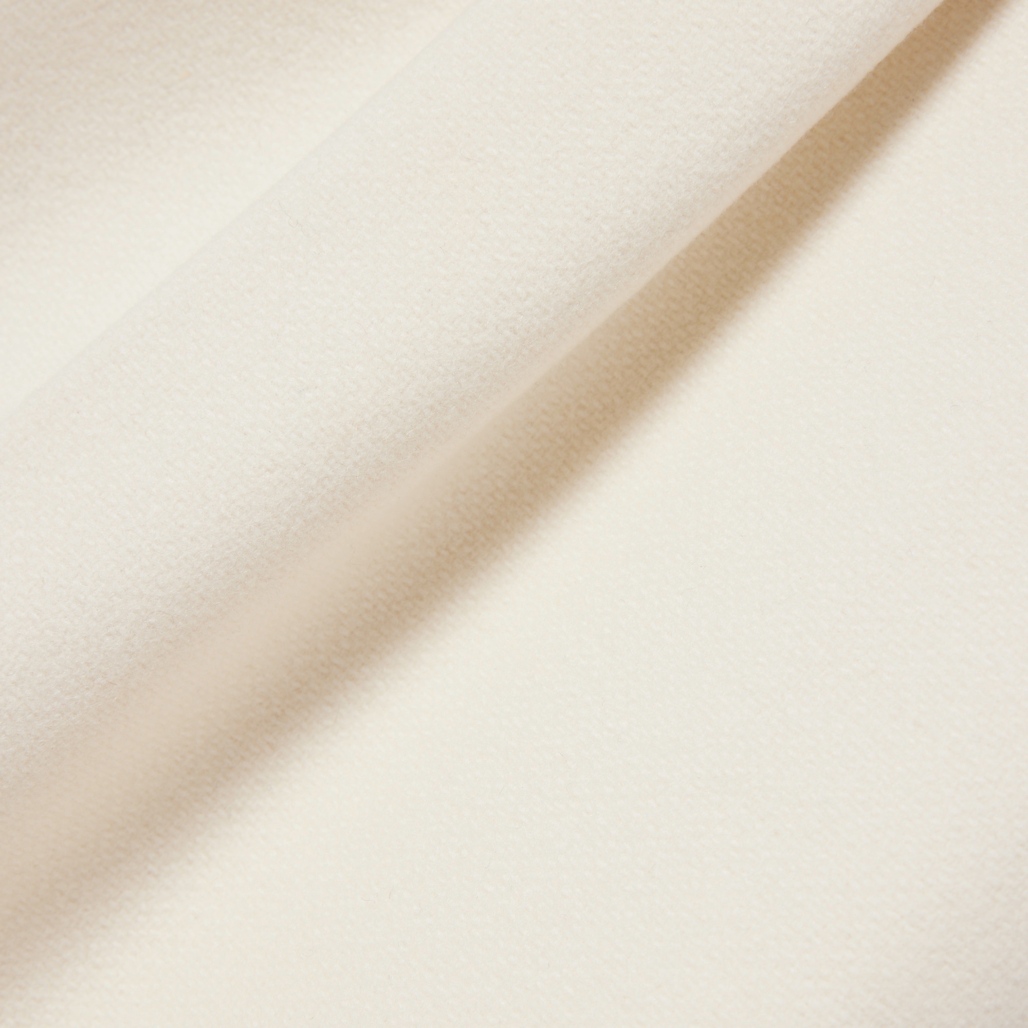 『FW25 Fashion Show』レギュラーフィットホワイトウールパンツ