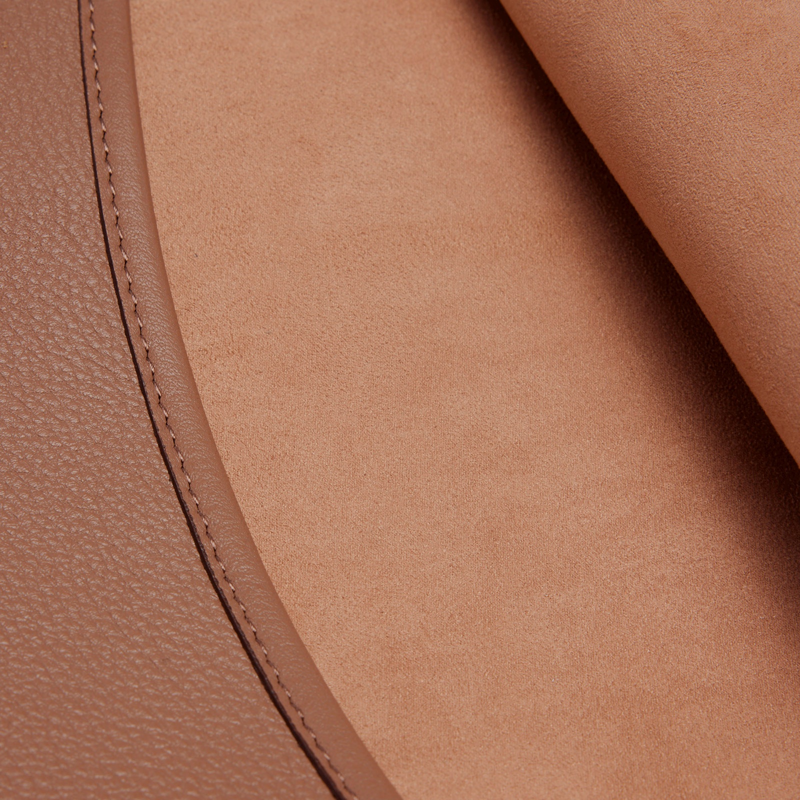 『FW25 Fashion Show』レザー ラケットバッグ