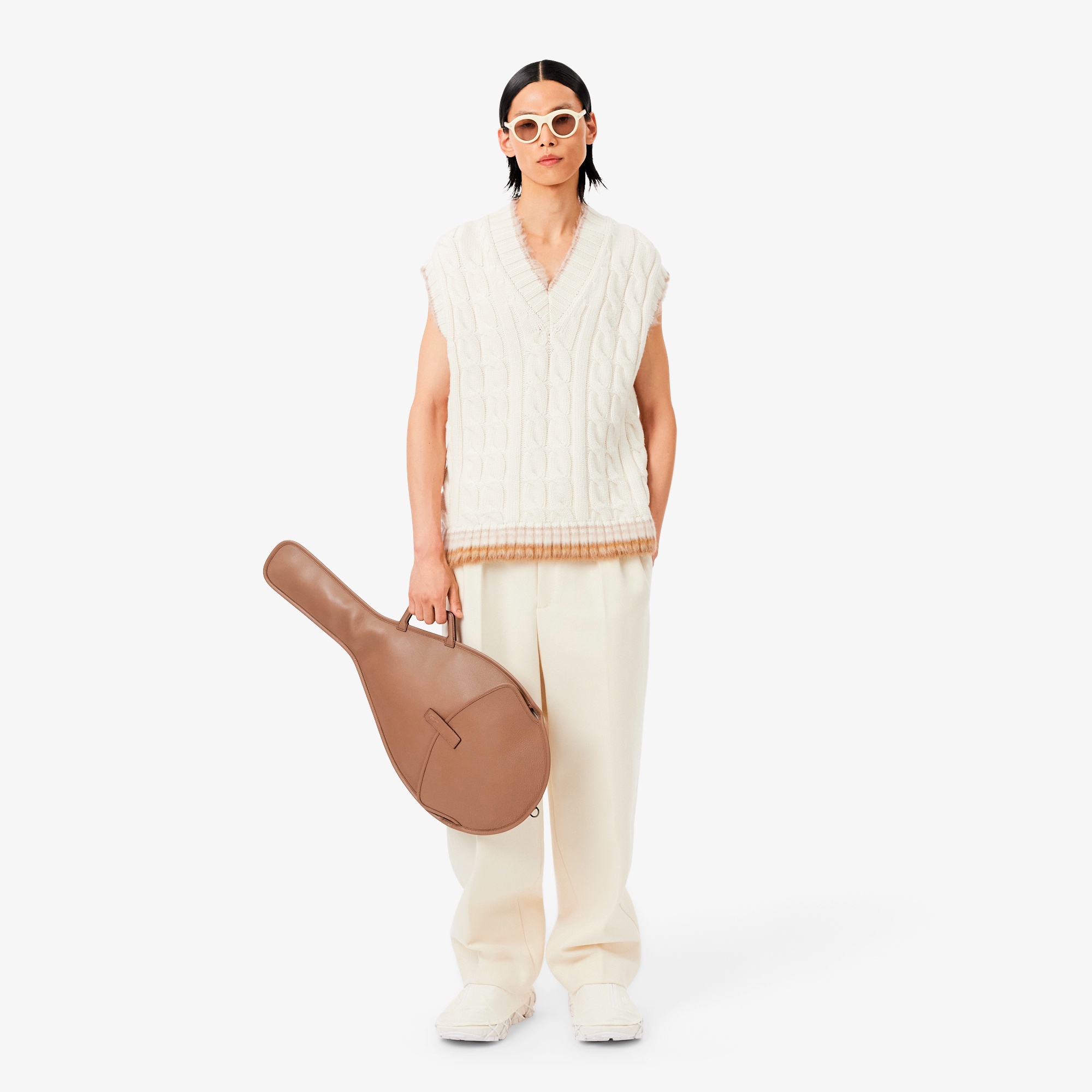 『FW25 Fashion Show』レザー ラケットバッグ