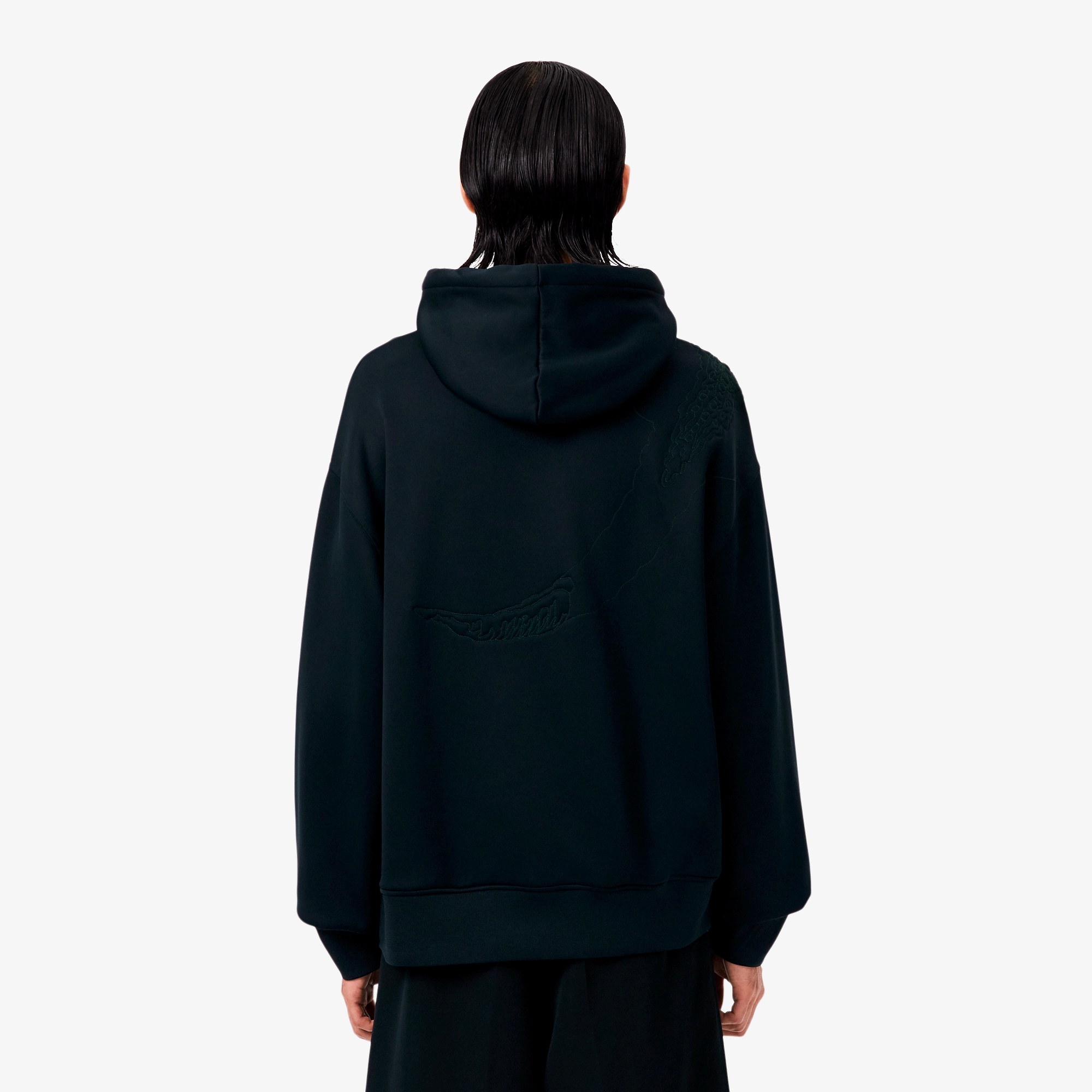 『FW25 Fashion Show』グラフィックステッチフーディー