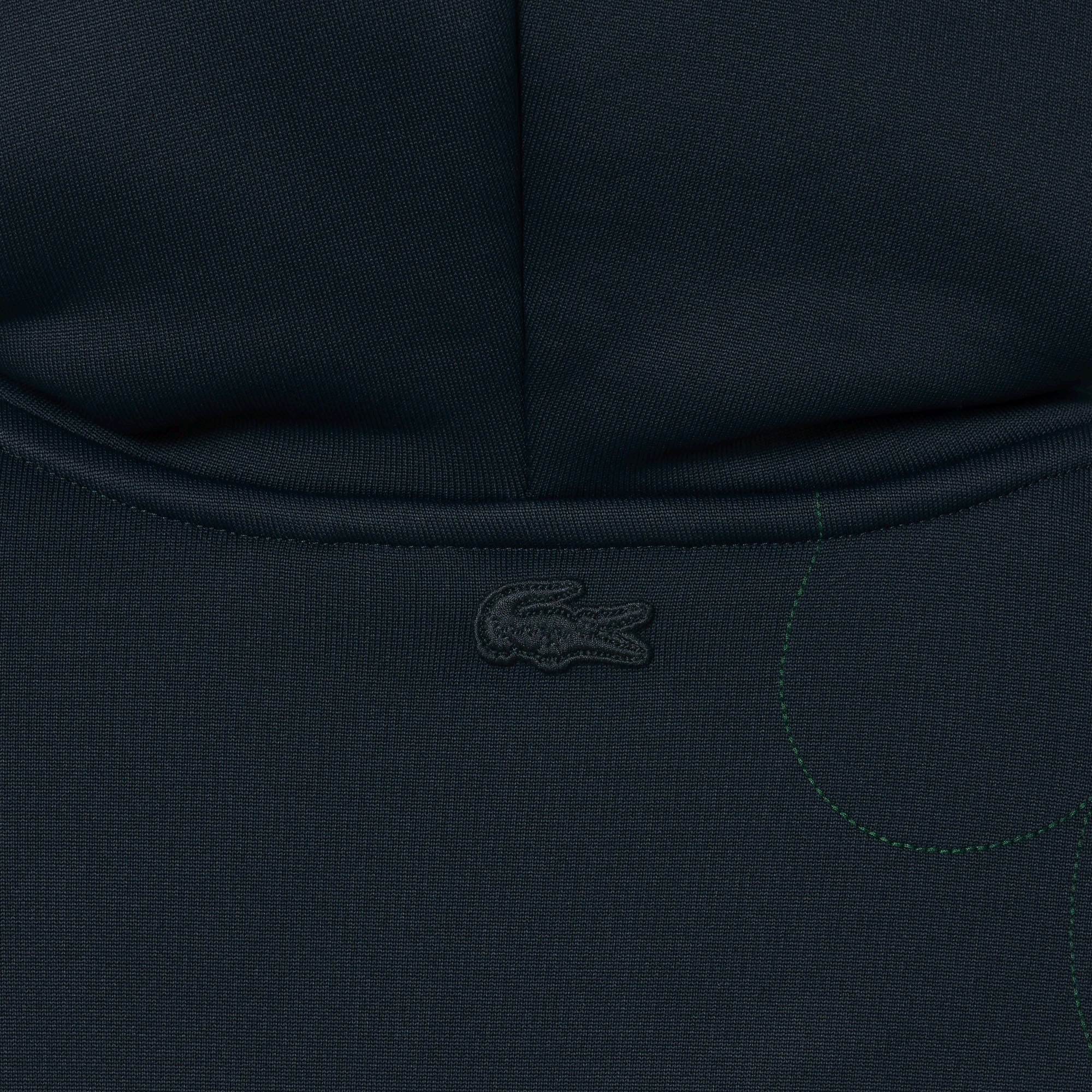 『FW25 Fashion Show』グラフィックステッチフーディー