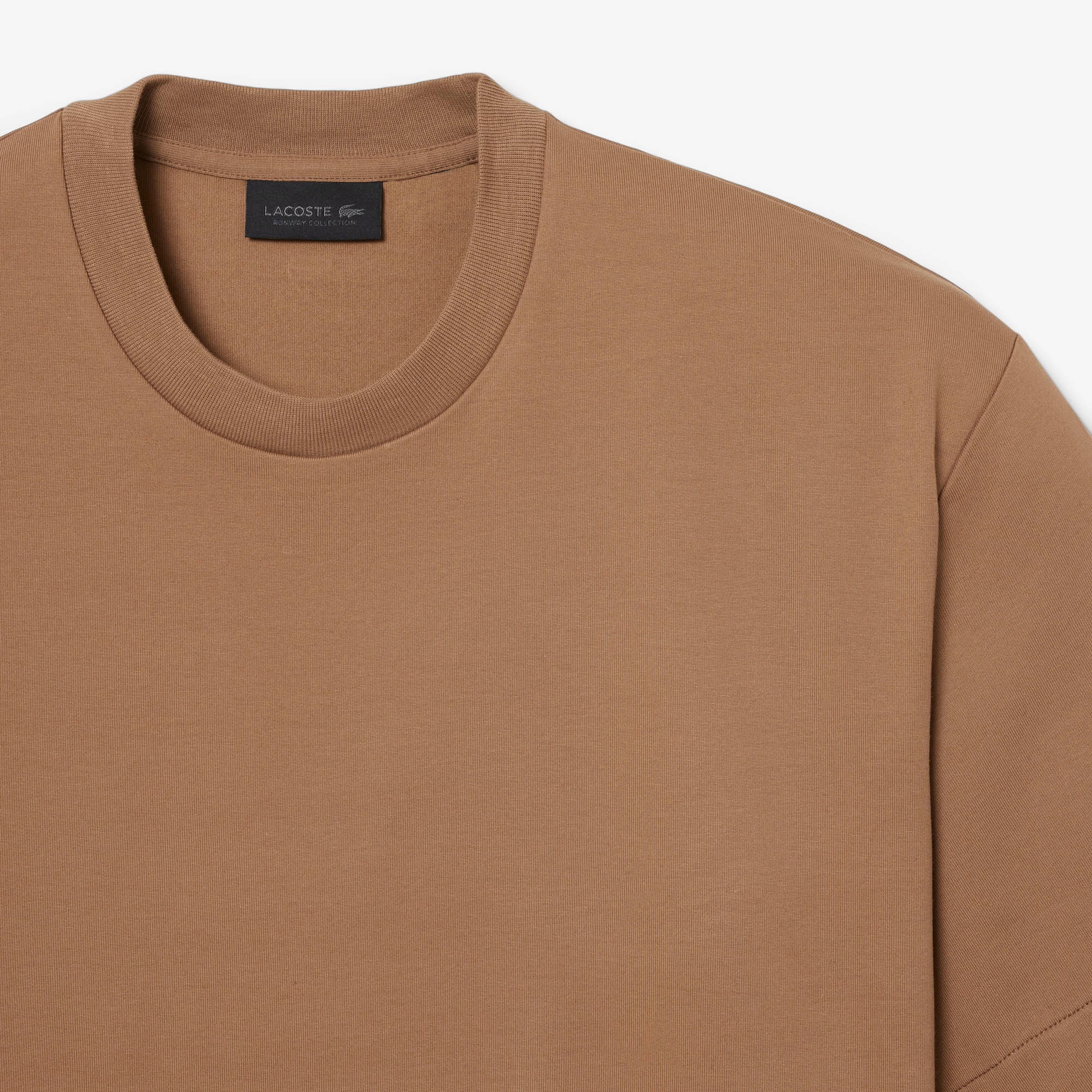 『FW25 Fashion Show』ビーズワニモチーフTシャツ