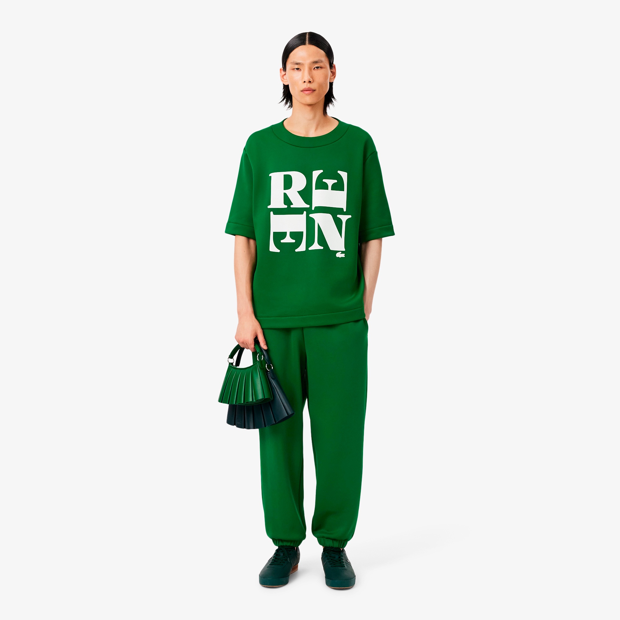 『FW25 Fashion Show』サテンダブルフェイスジョガーパンツ