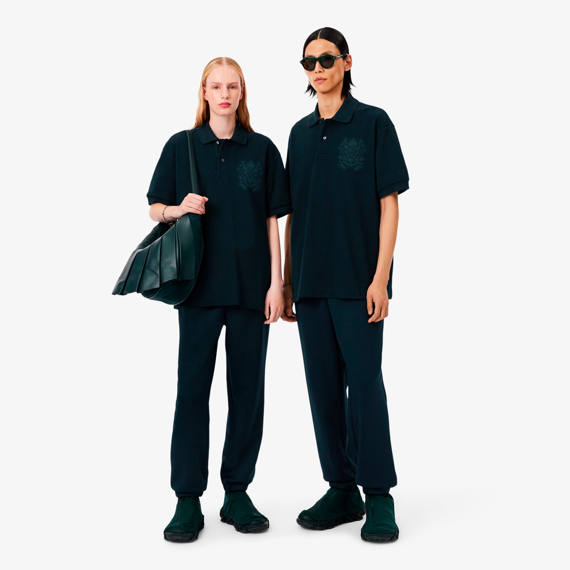 『FW25 Fashion Show』サテンダブルフェイスジョガーパンツ