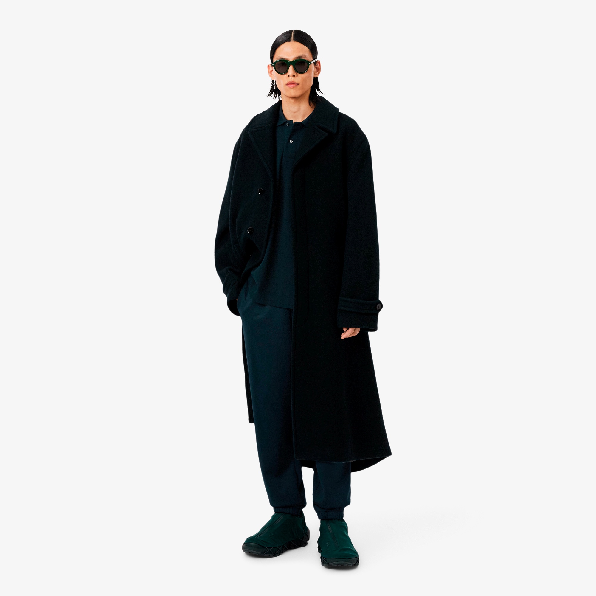 『FW25 Fashion Show』サテンダブルフェイスジョガーパンツ