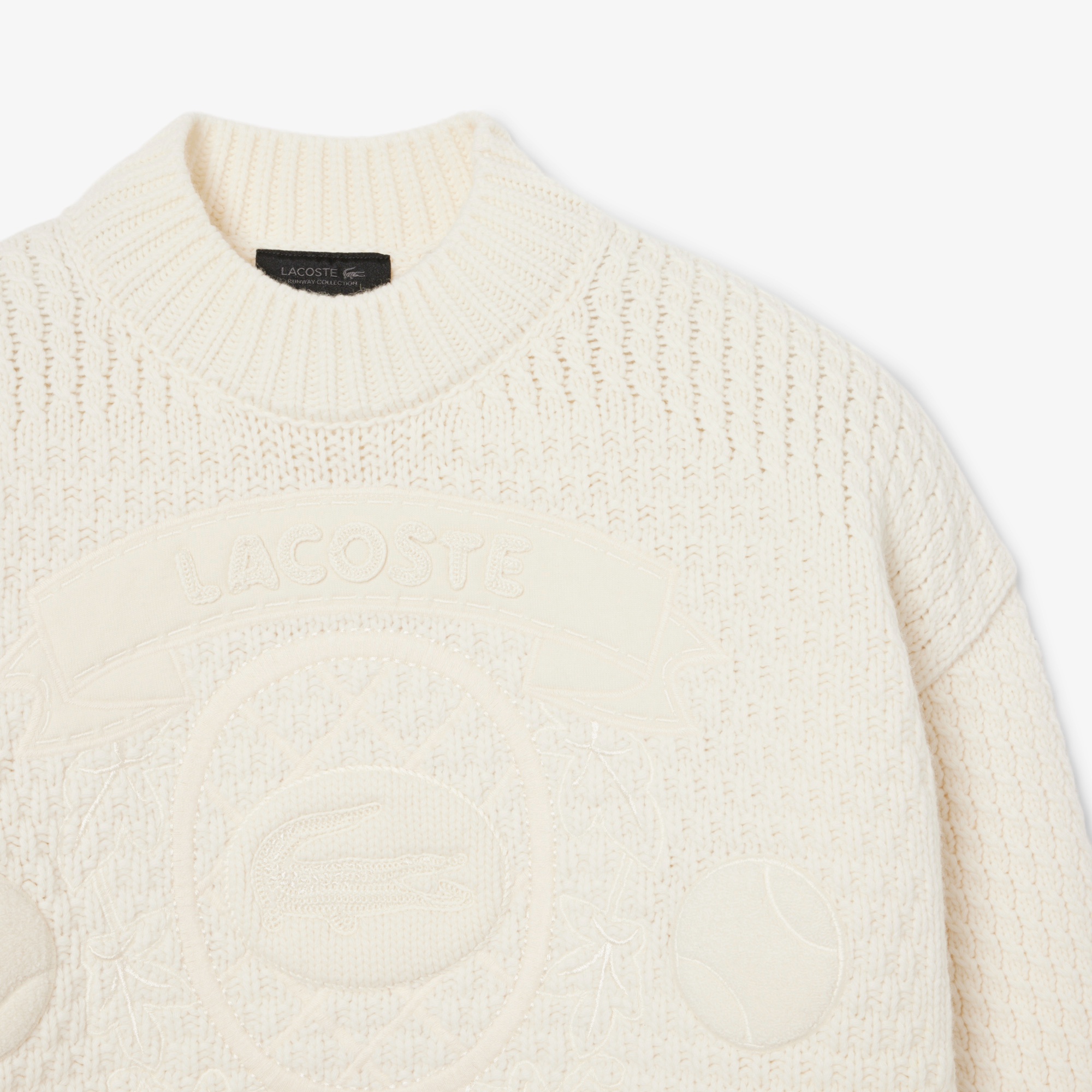 『FW25 Fashion Show』グラフィックワッペンウールニットセーター